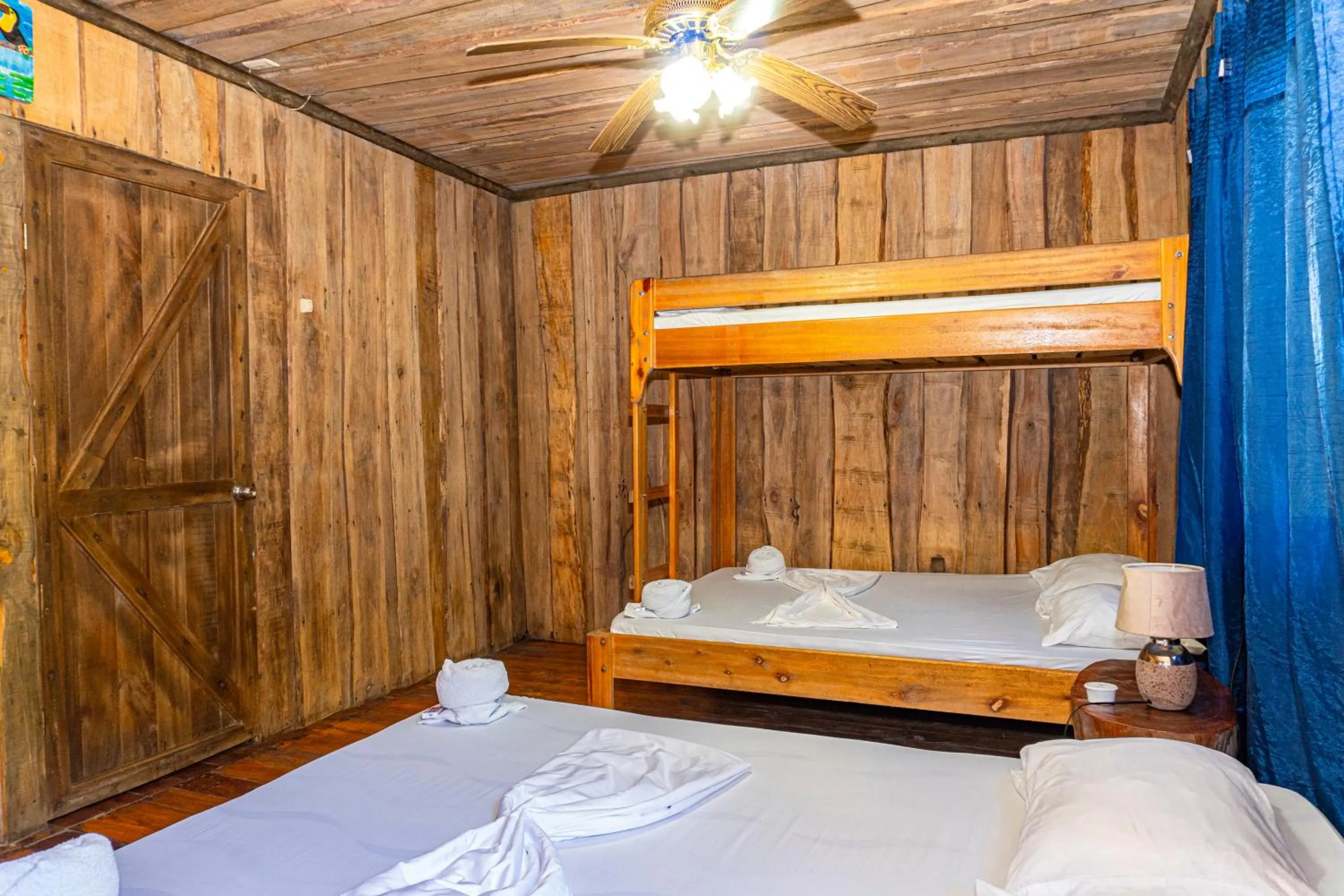 Photo of the whole room, Bed in Citronela Lodge Corcovado