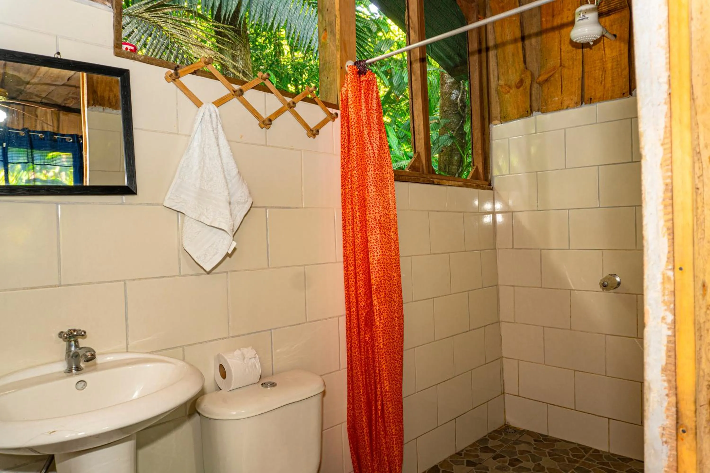 Bathroom in Citronela Lodge Corcovado