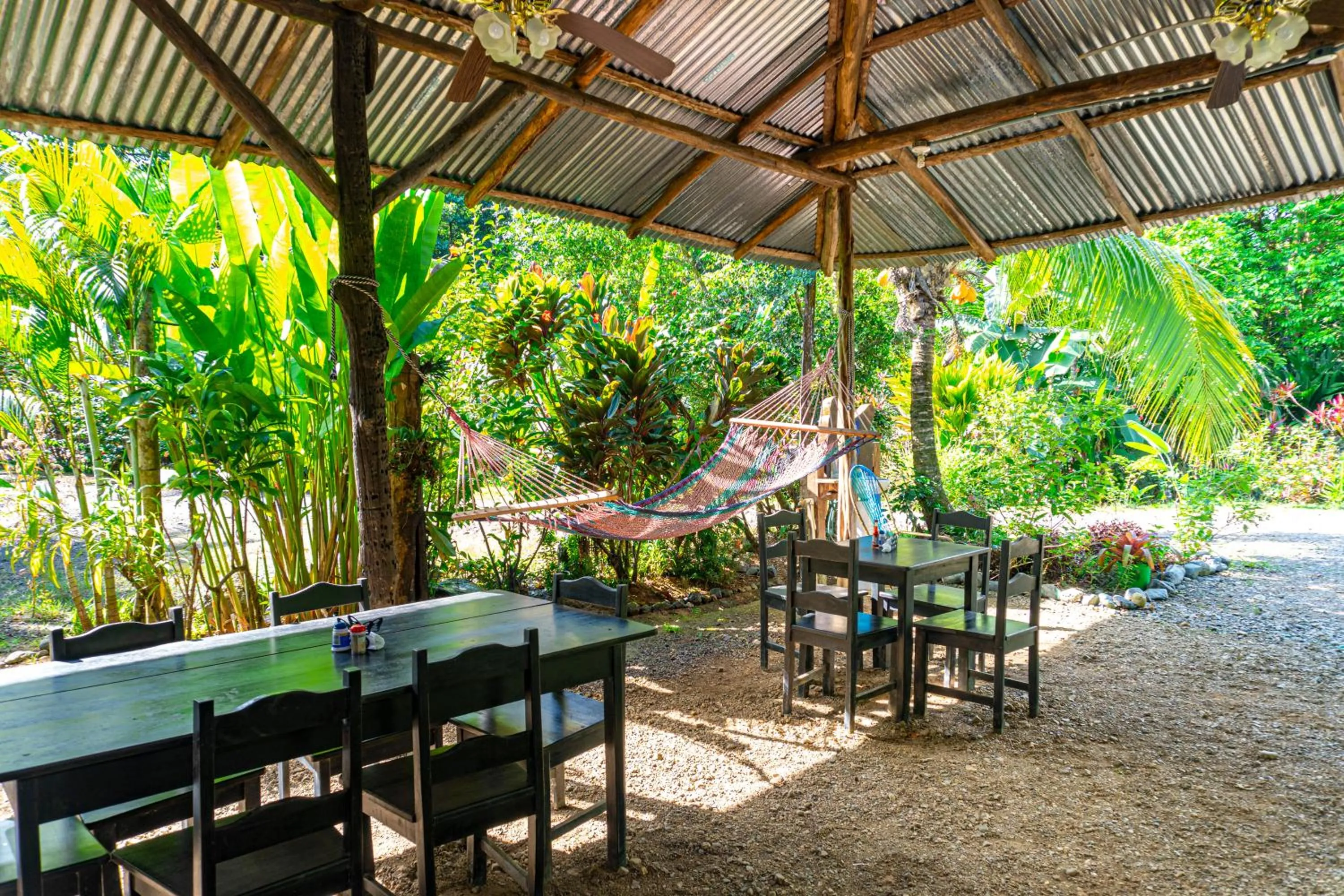 Restaurant/places to eat in Citronela Lodge Corcovado