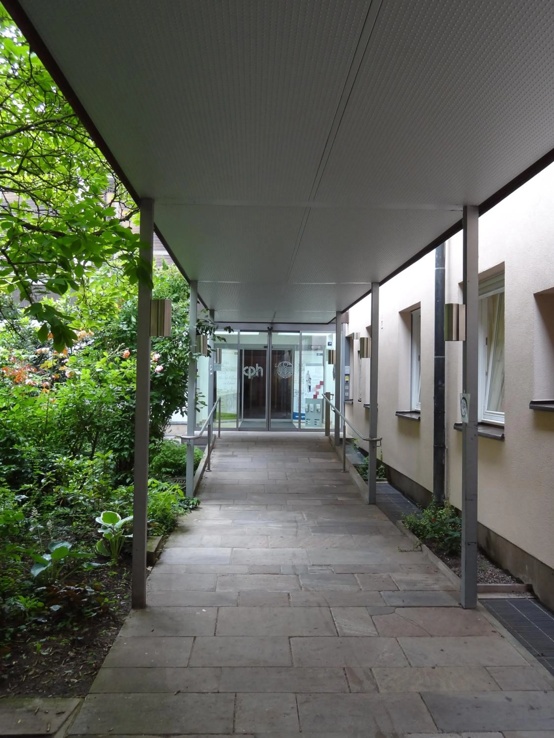 Facade/entrance in Hotel der Akademie Caritas-Pirckheimer-Haus