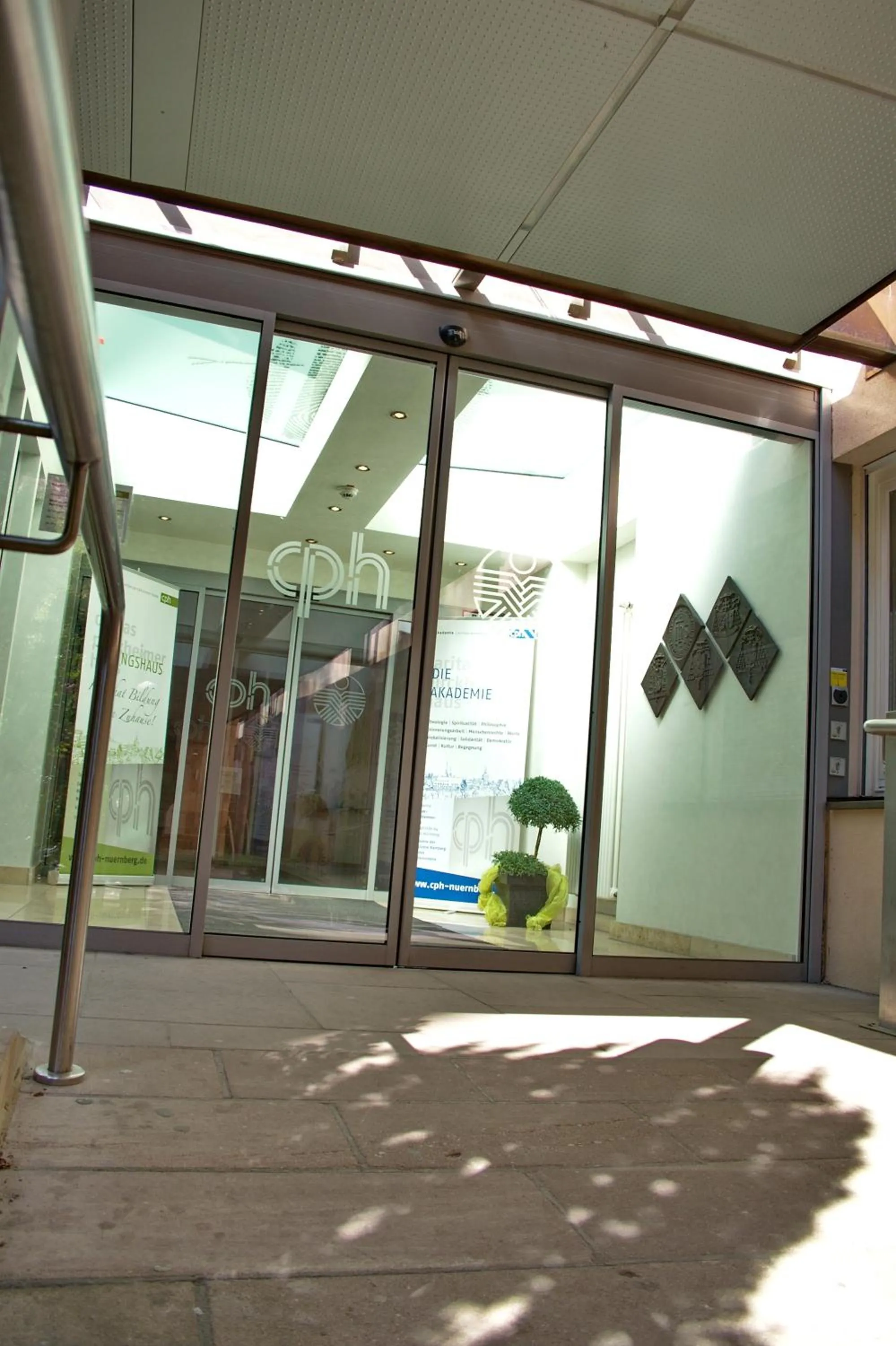 Facade/entrance in Hotel der Akademie Caritas-Pirckheimer-Haus