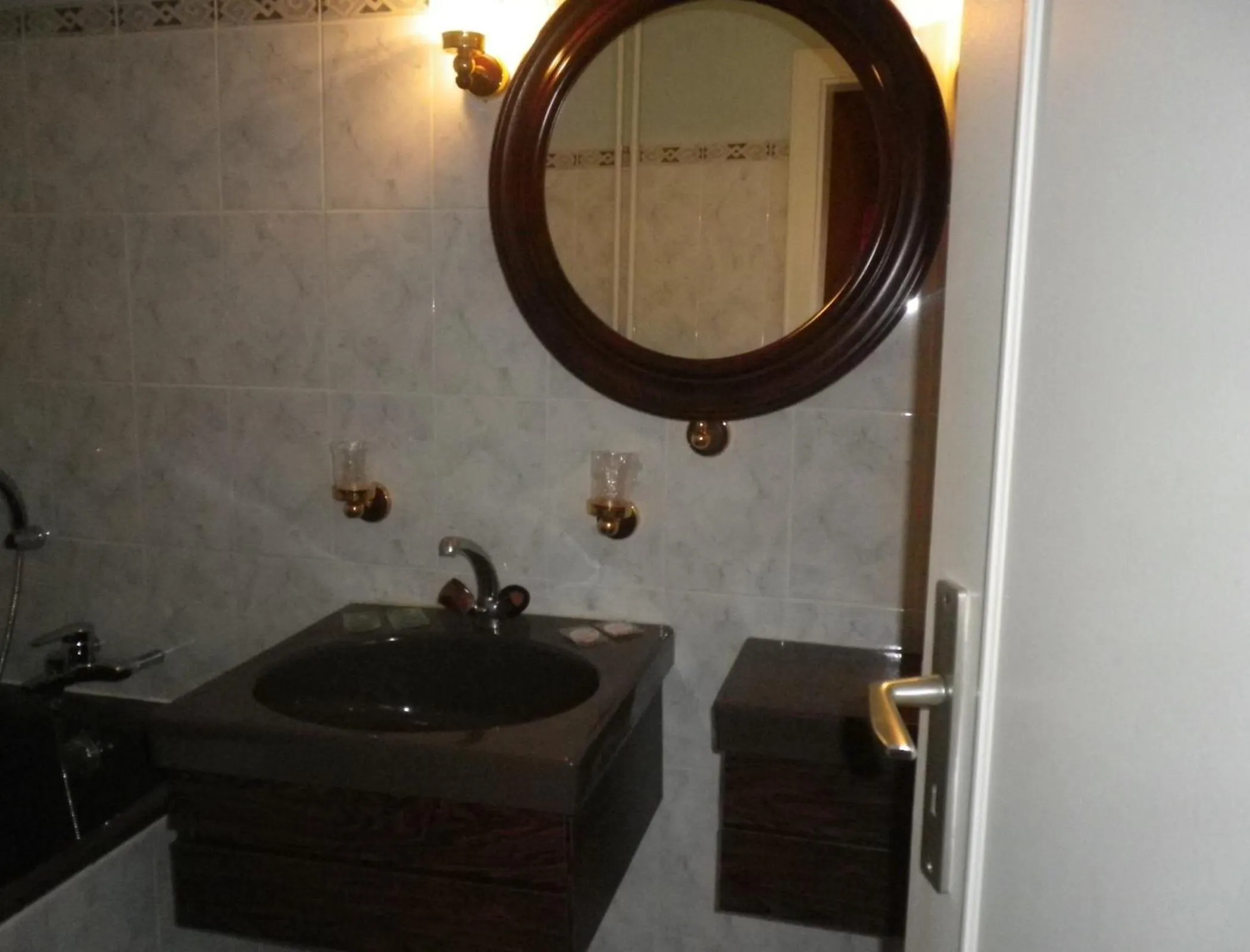 Bathroom in Logis-Cit'Hôtel des Vosges 5 rue de la gare