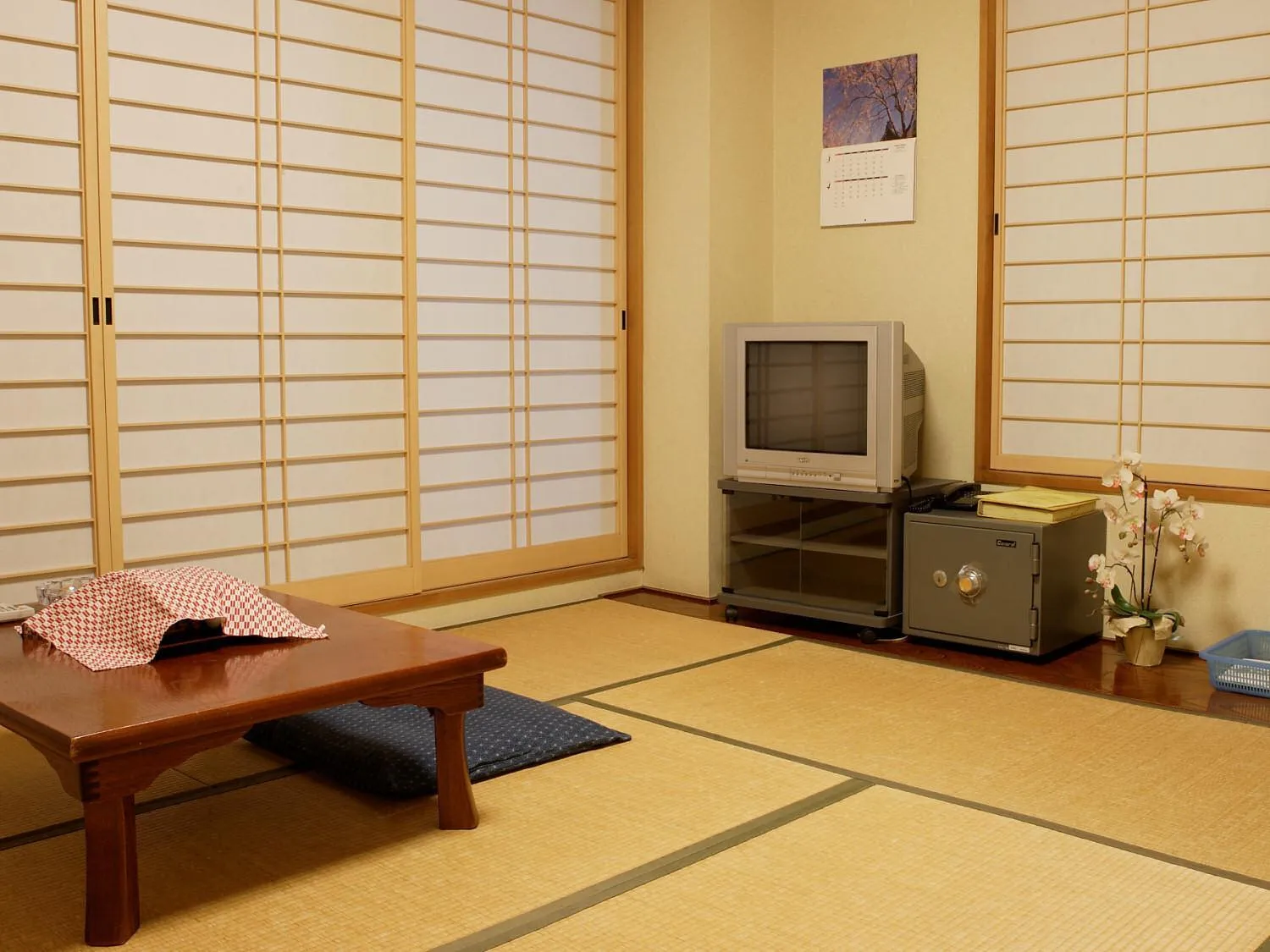 Photo of the whole room in Kakiya Ryokan