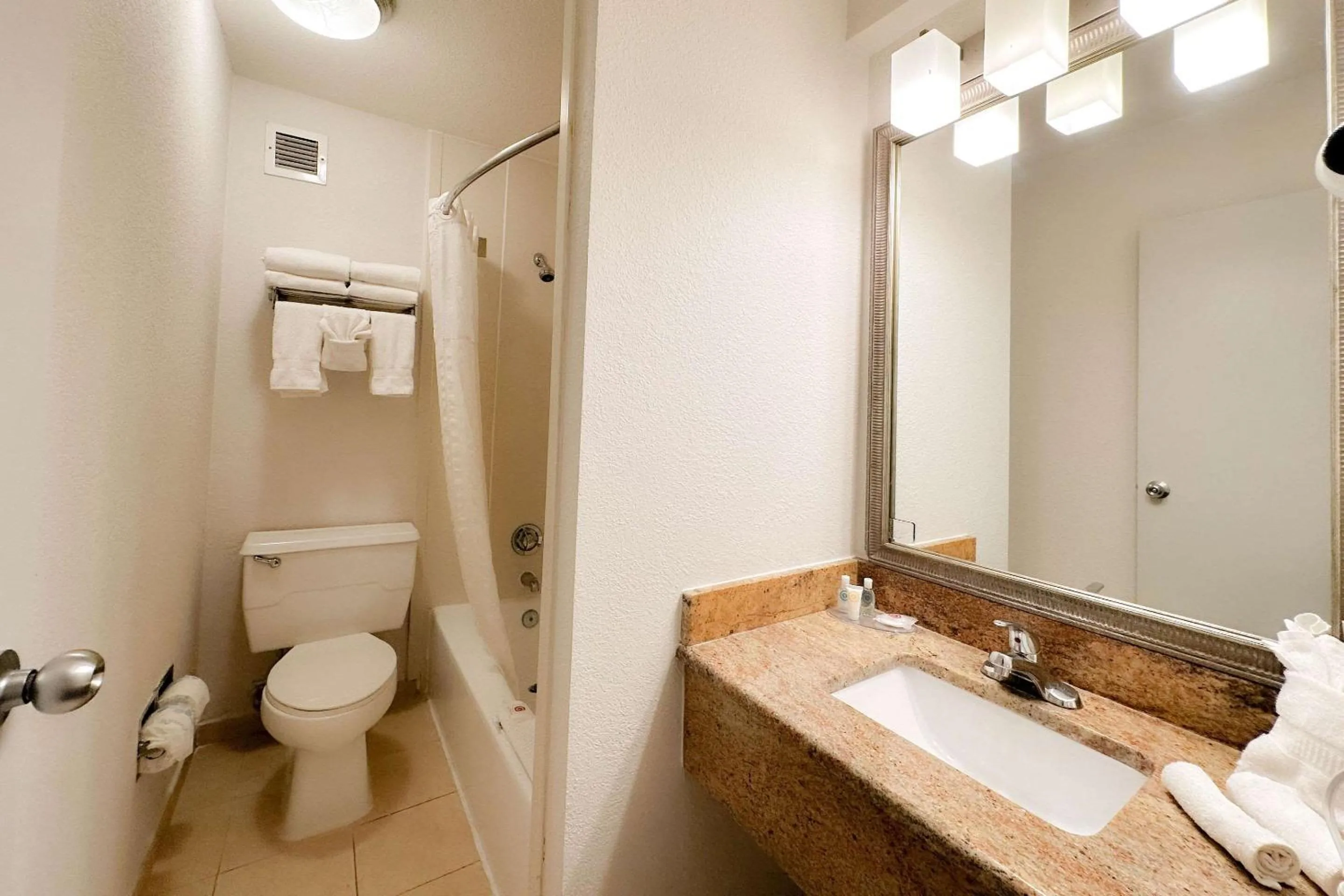 Bedroom in Comfort Inn & Suites Kissimmee by the Parks