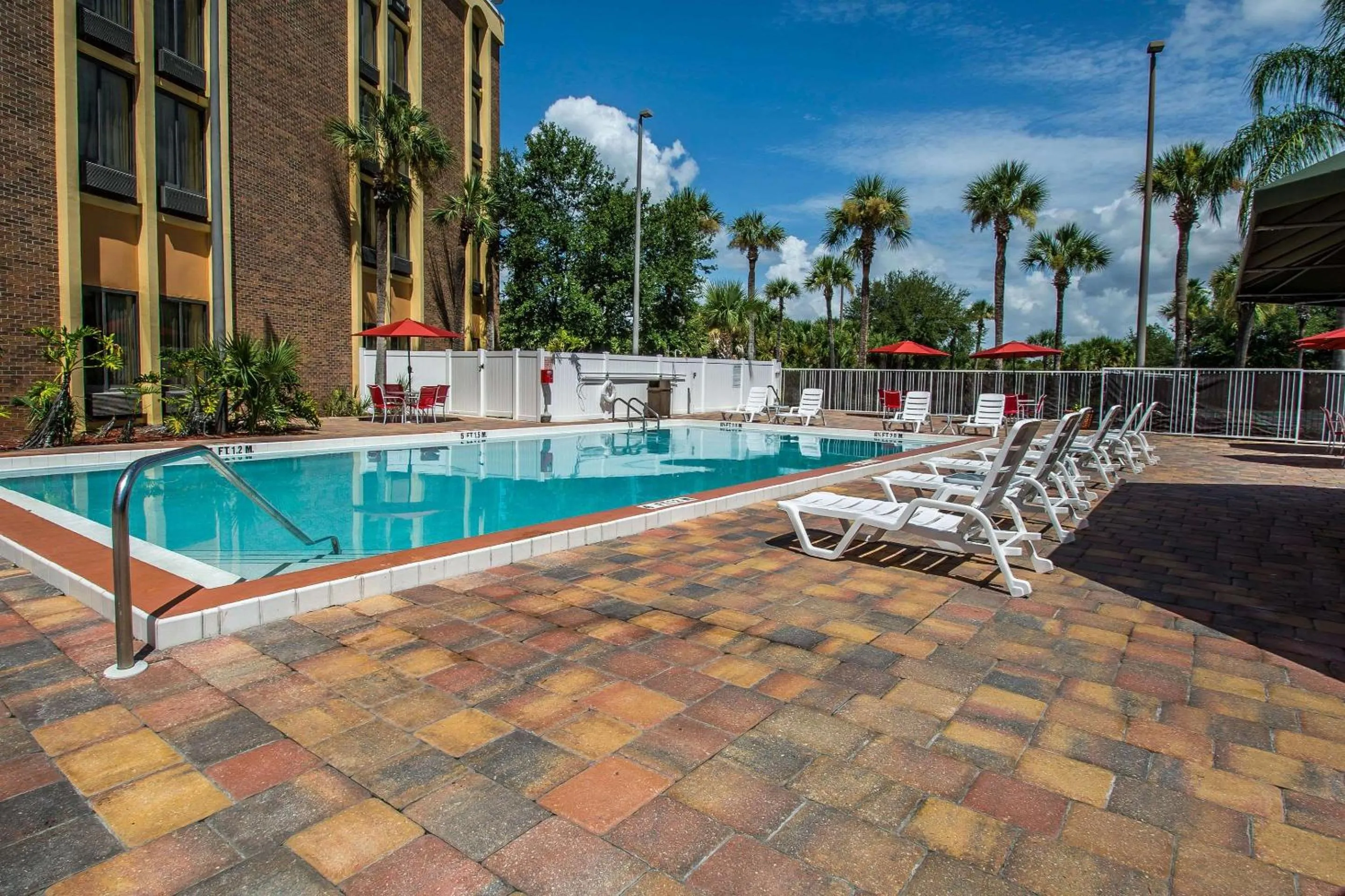 Swimming pool in Comfort Inn & Suites Kissimmee by the Parks