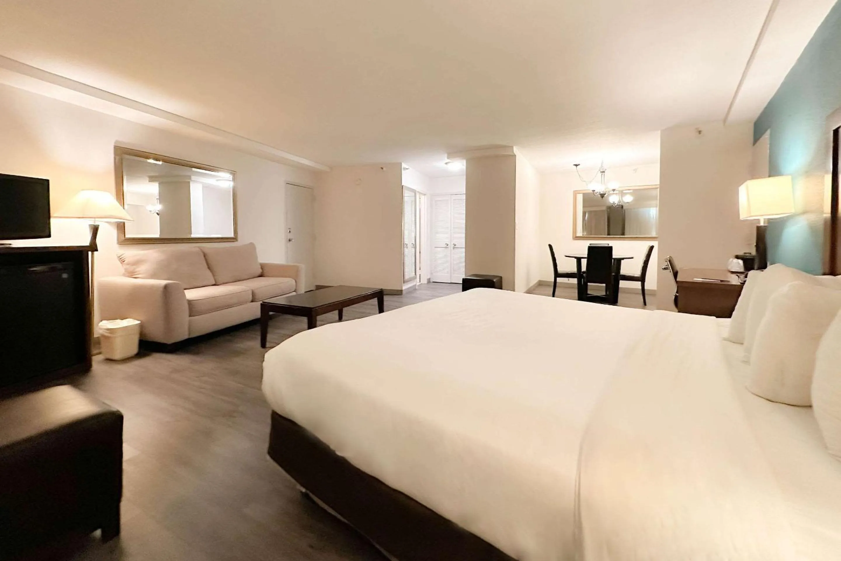 Bedroom in Comfort Inn & Suites Kissimmee by the Parks