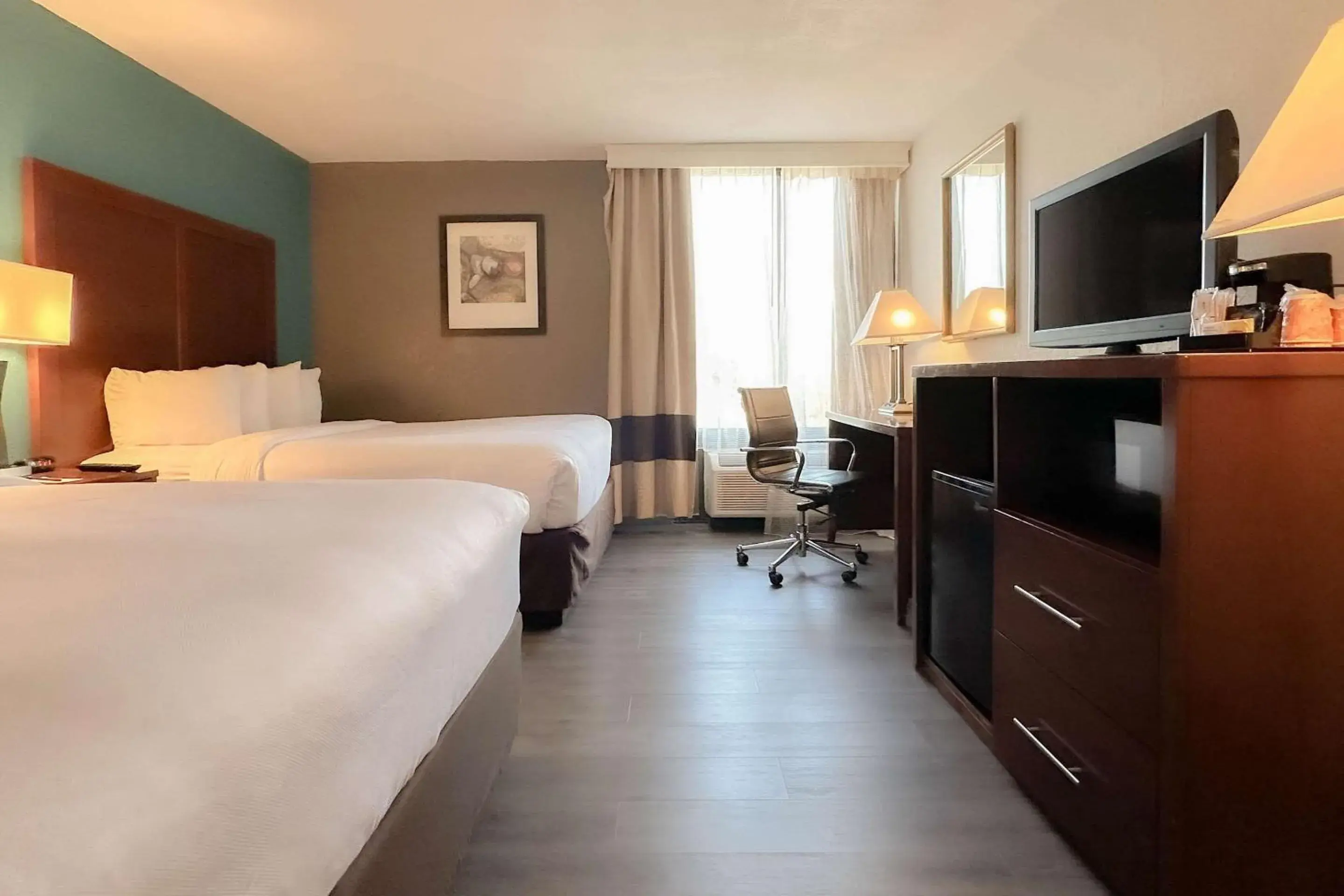 Bedroom, Bed in Comfort Inn & Suites Kissimmee by the Parks Bedroom, Bed in Comfort Inn & Suites Kissimmee by the Parks