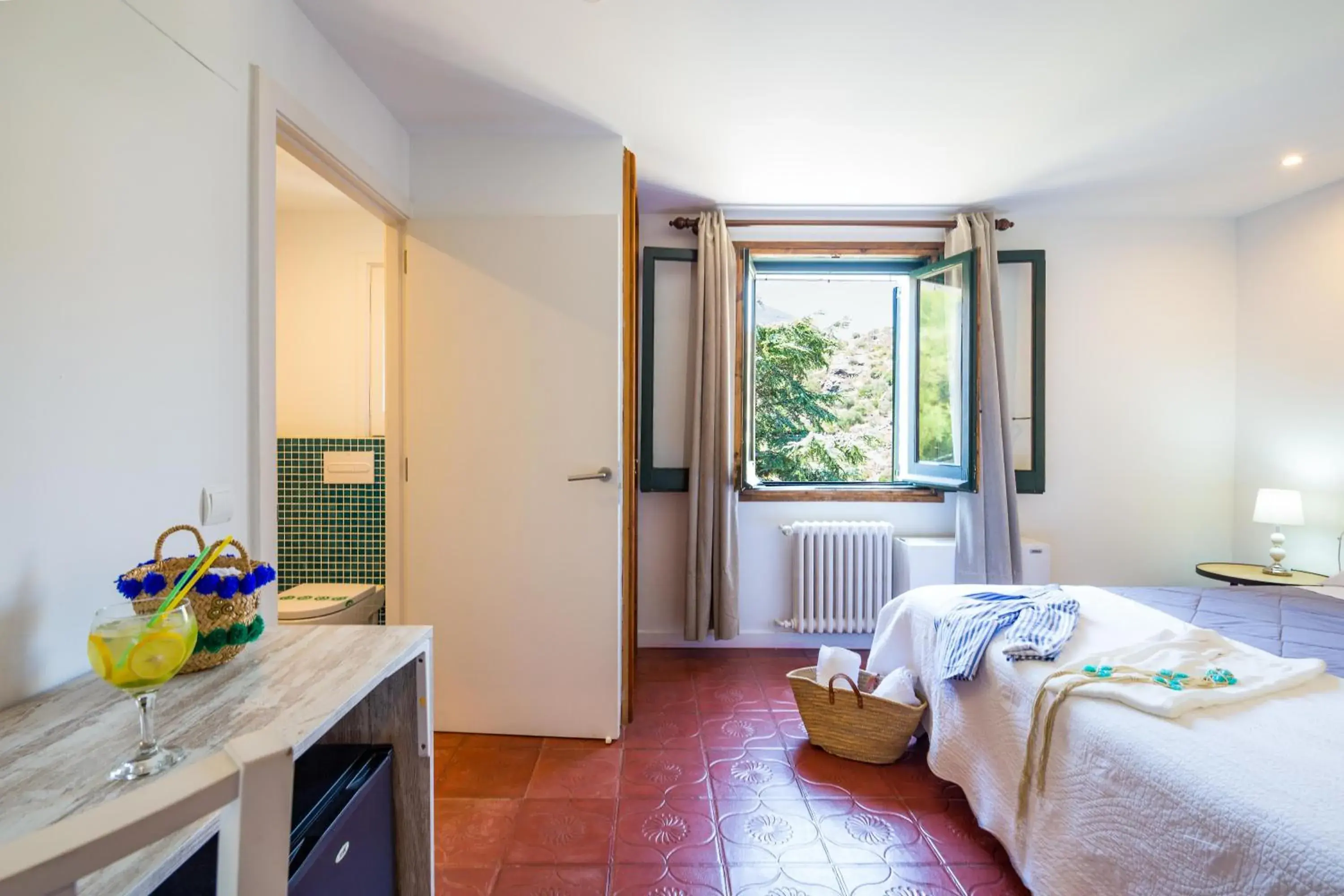 Double Room with Mountain View in Hotel Rec de Palau Double Room with Mountain View in Hotel Rec de Palau