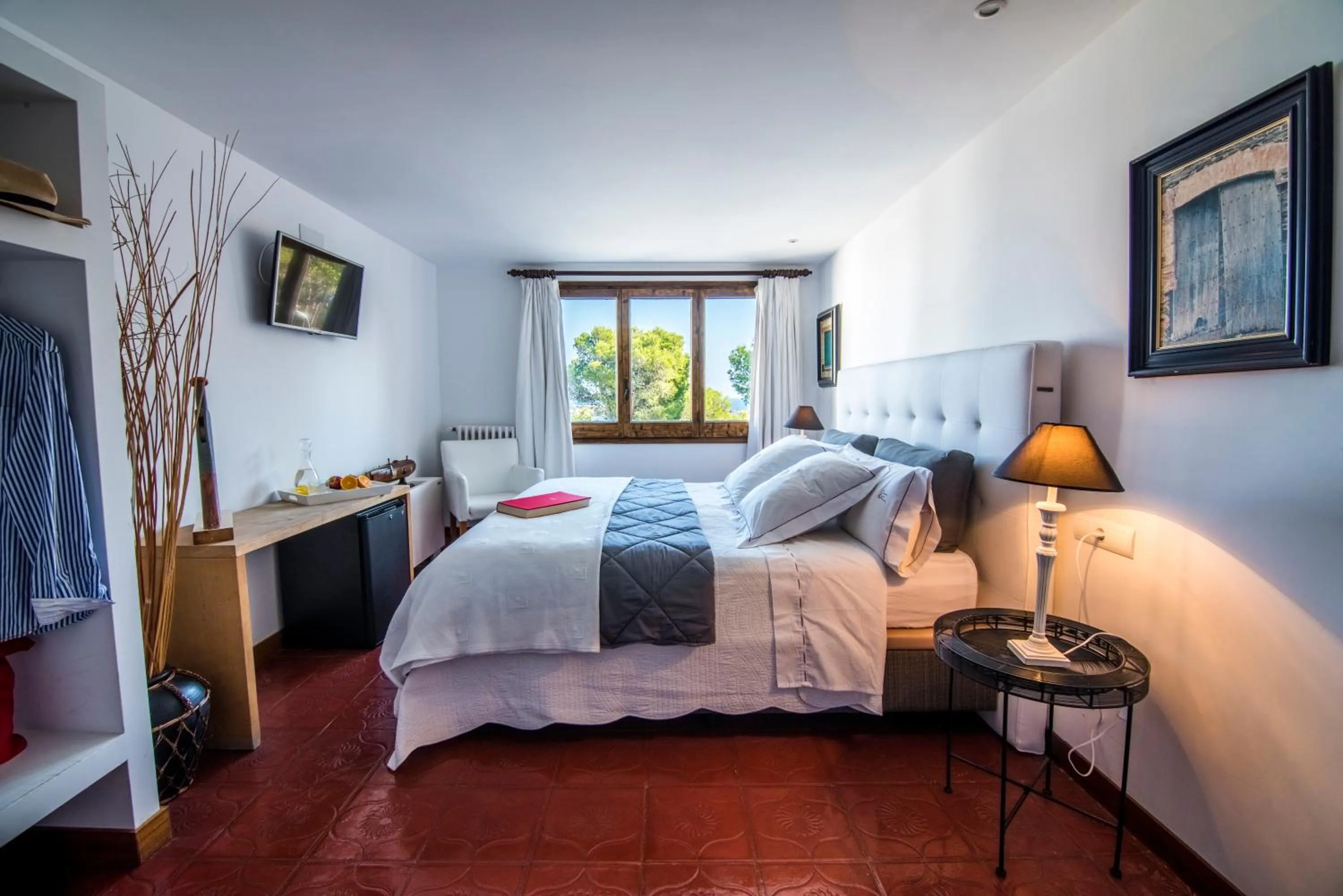 Photo of the whole room, Bed in Hotel Rec de Palau