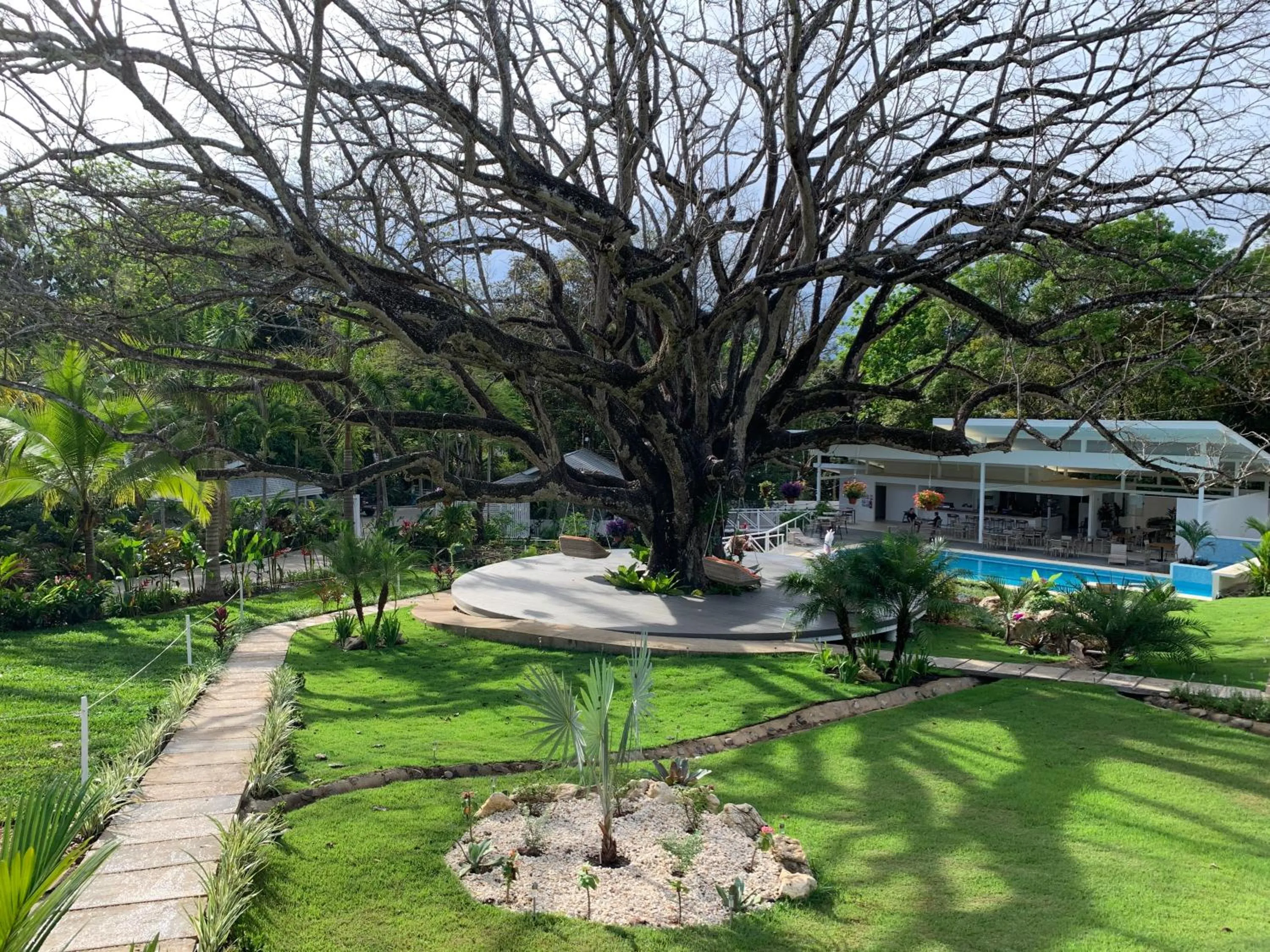 Garden in Aves Resort Montezuma