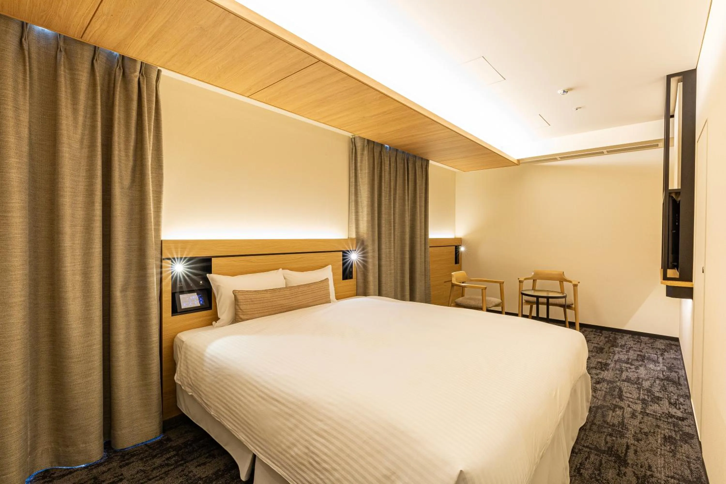 Photo of the whole room, Bed in Hotel Keihan Kyoto Ekiminami