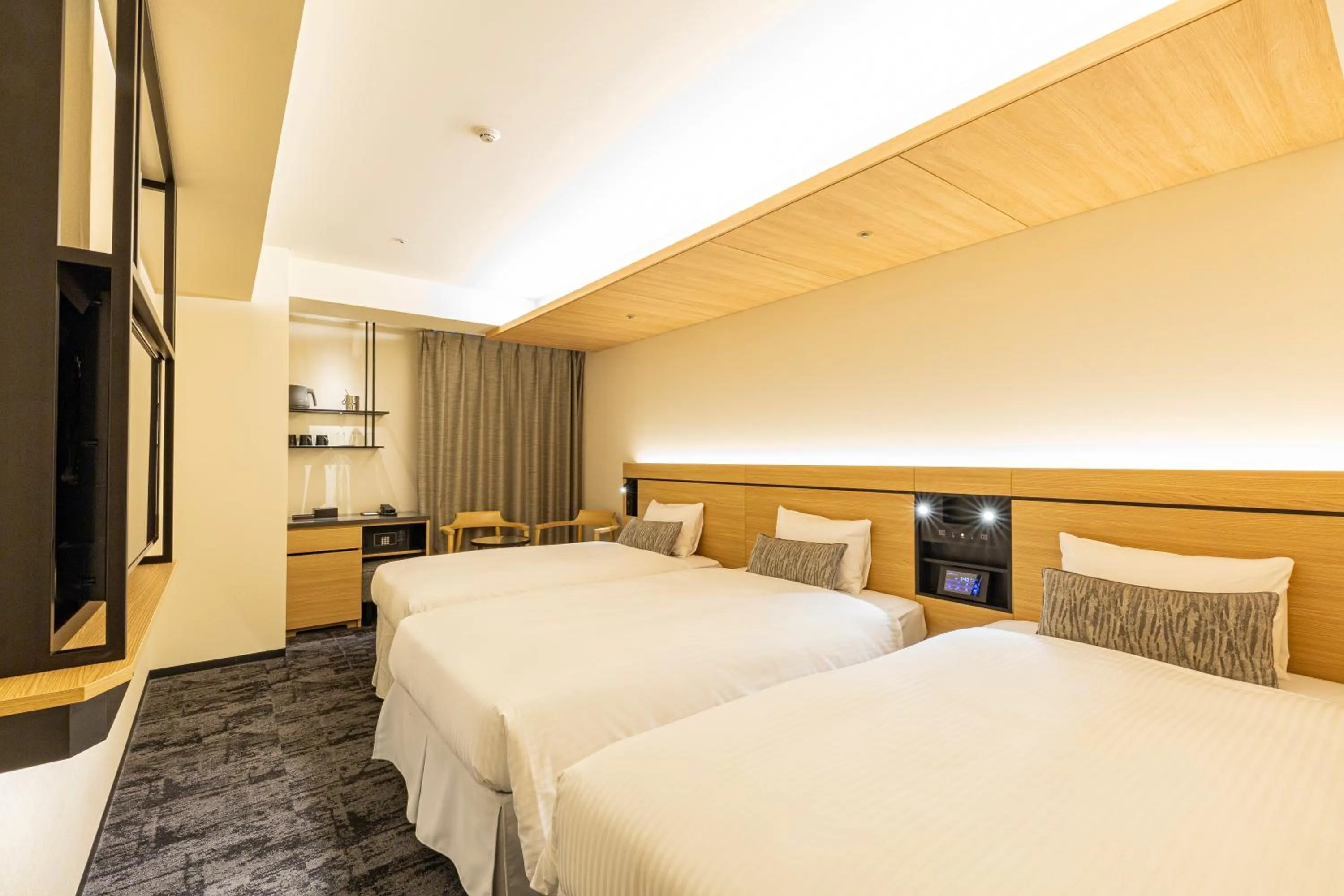 Photo of the whole room, Bed in Hotel Keihan Kyoto Ekiminami