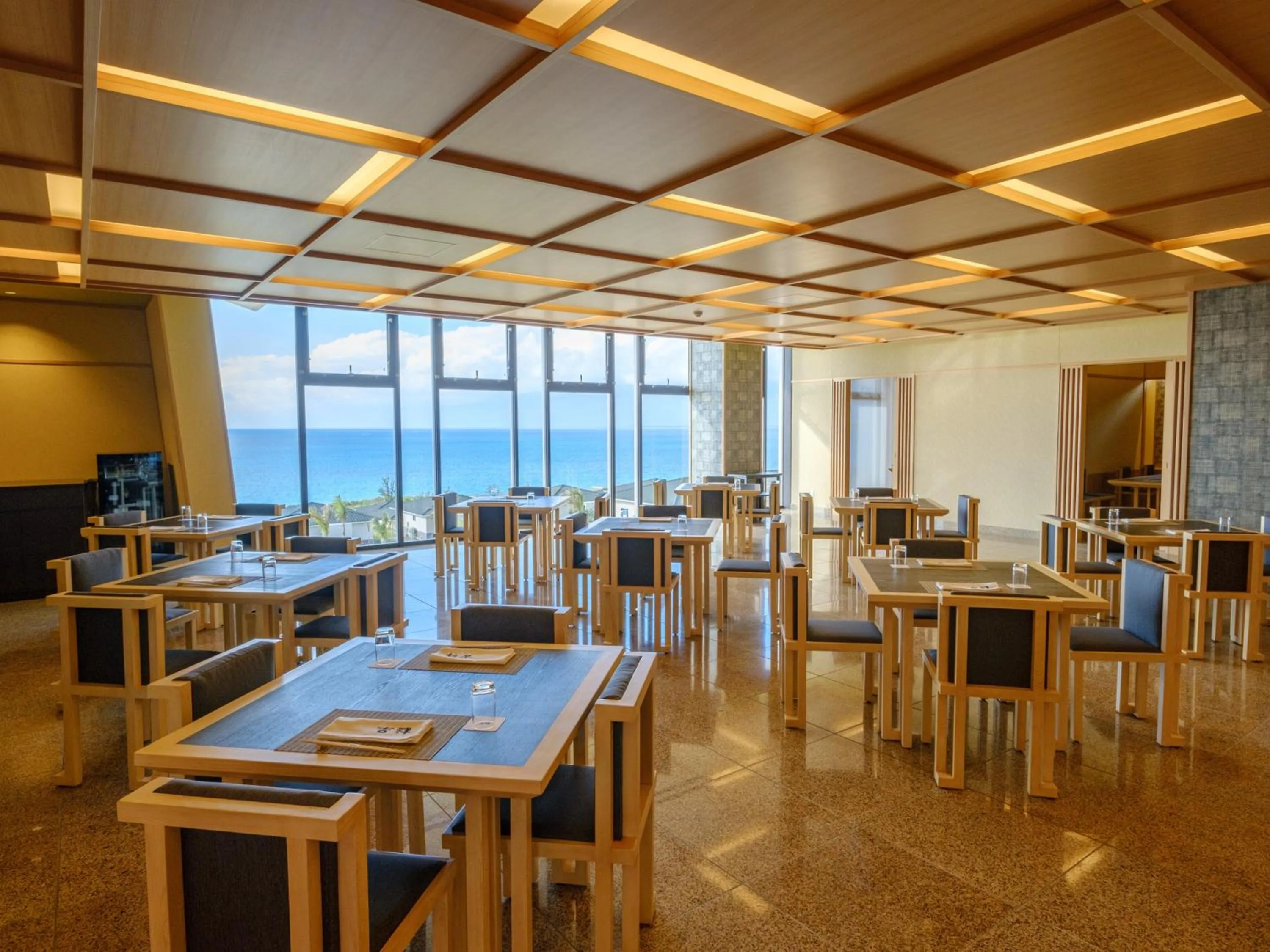 Restaurant/places to eat in Miyakojima Kurima Resort Seawood Hotel