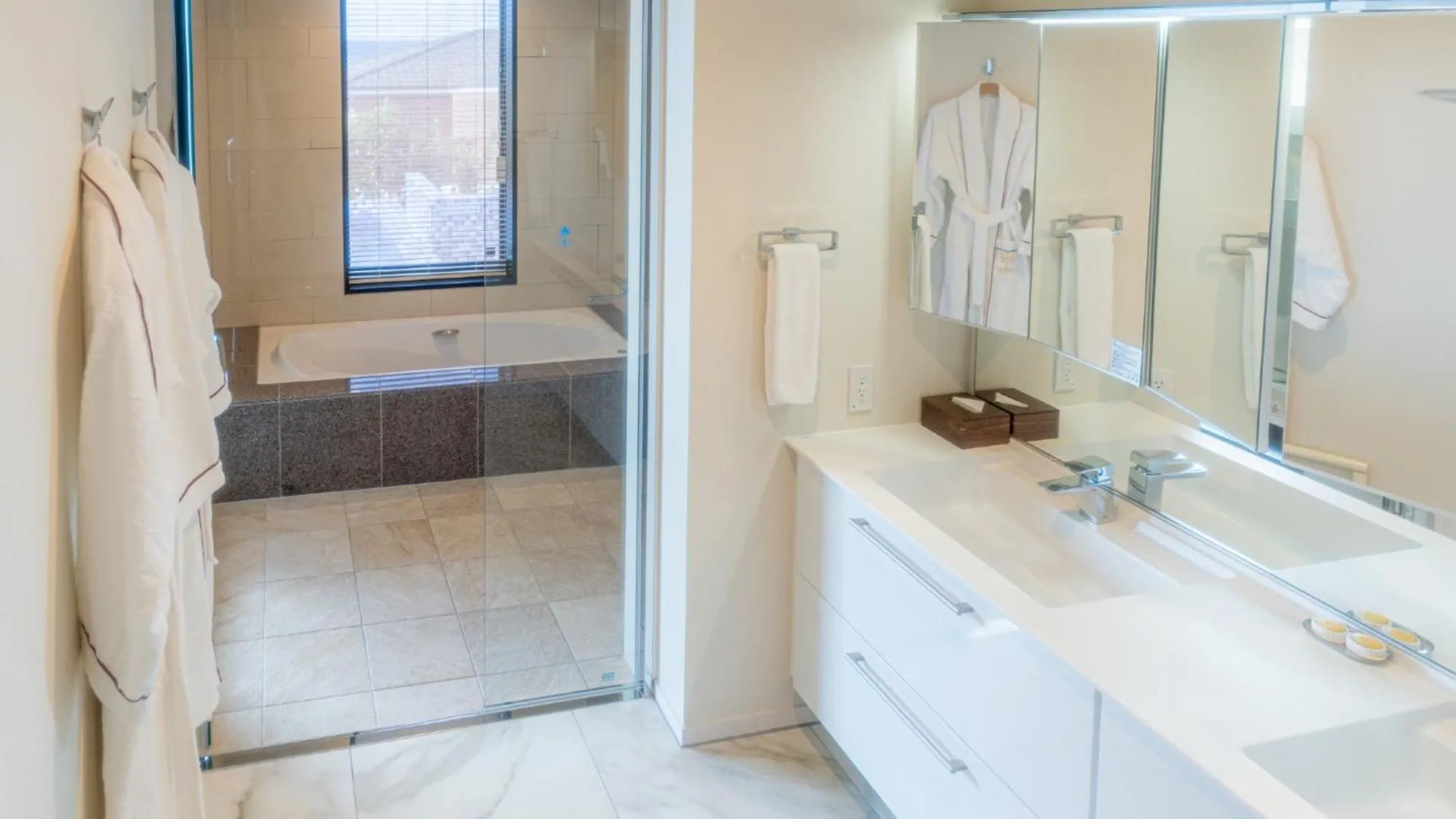 Shower in Miyakojima Kurima Resort Seawood Hotel