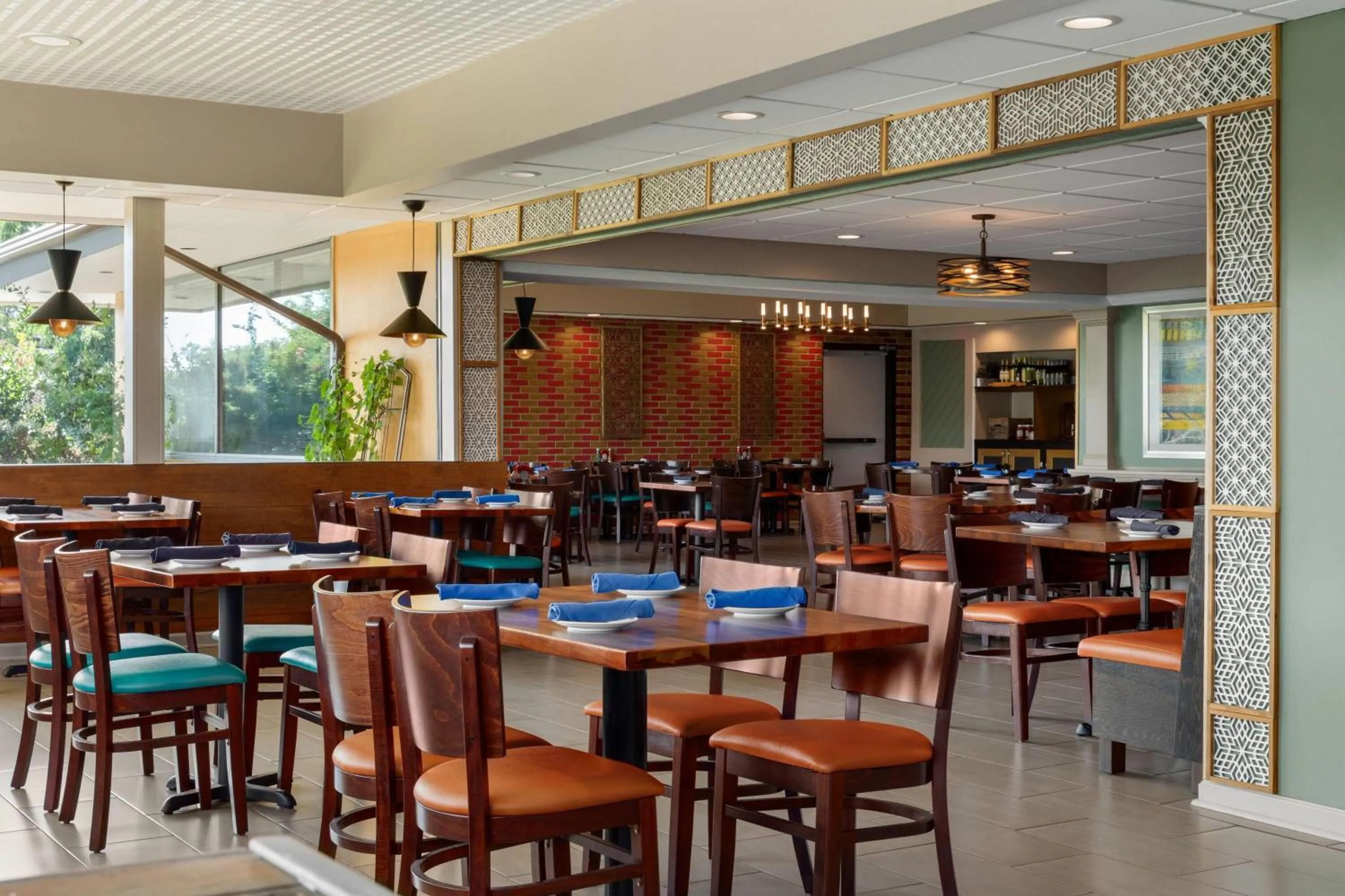 Restaurant/places to eat in Wyndham Garden Washington DC North