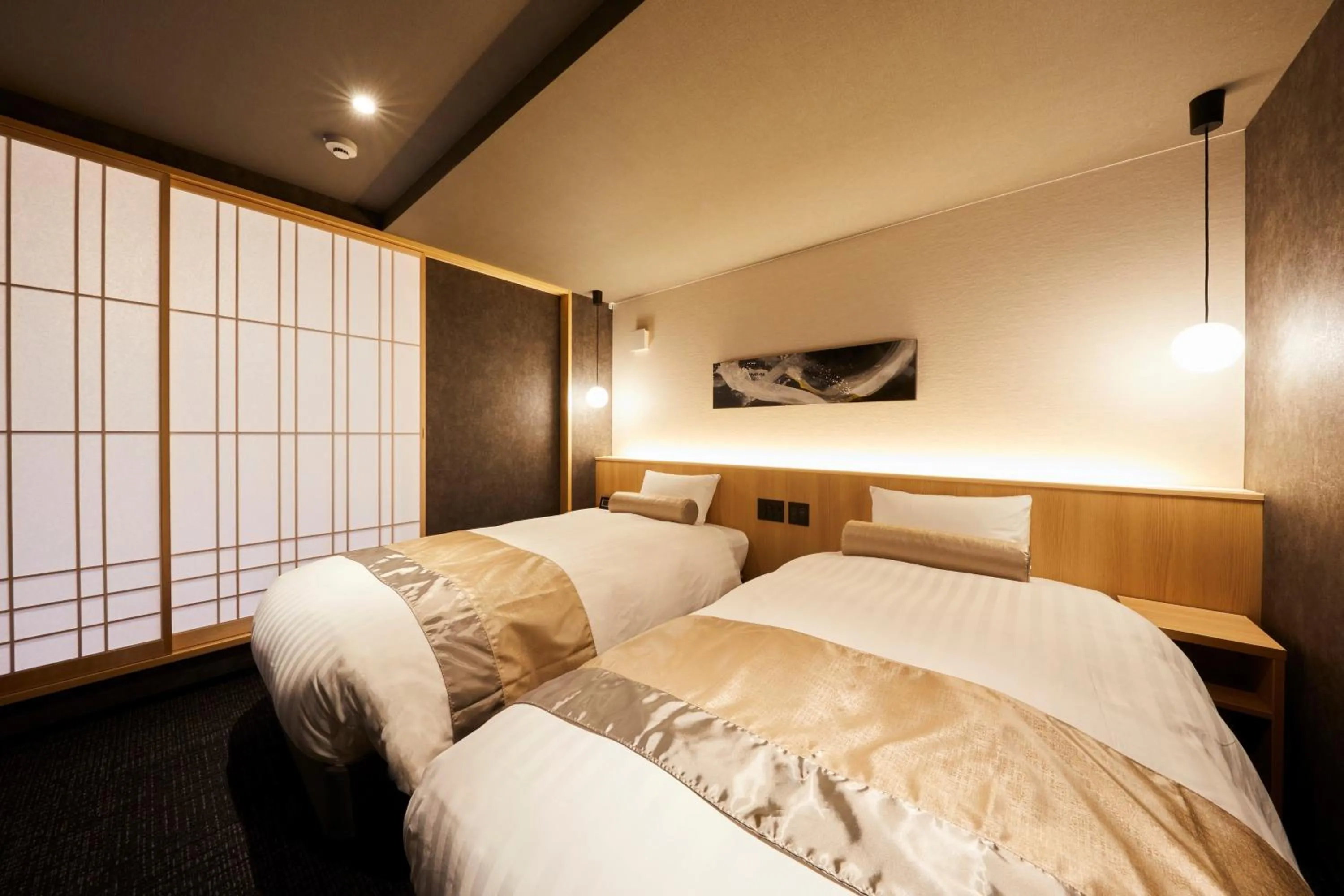 Photo of the whole room, Bed in Rinn Shijo Nishinotoin