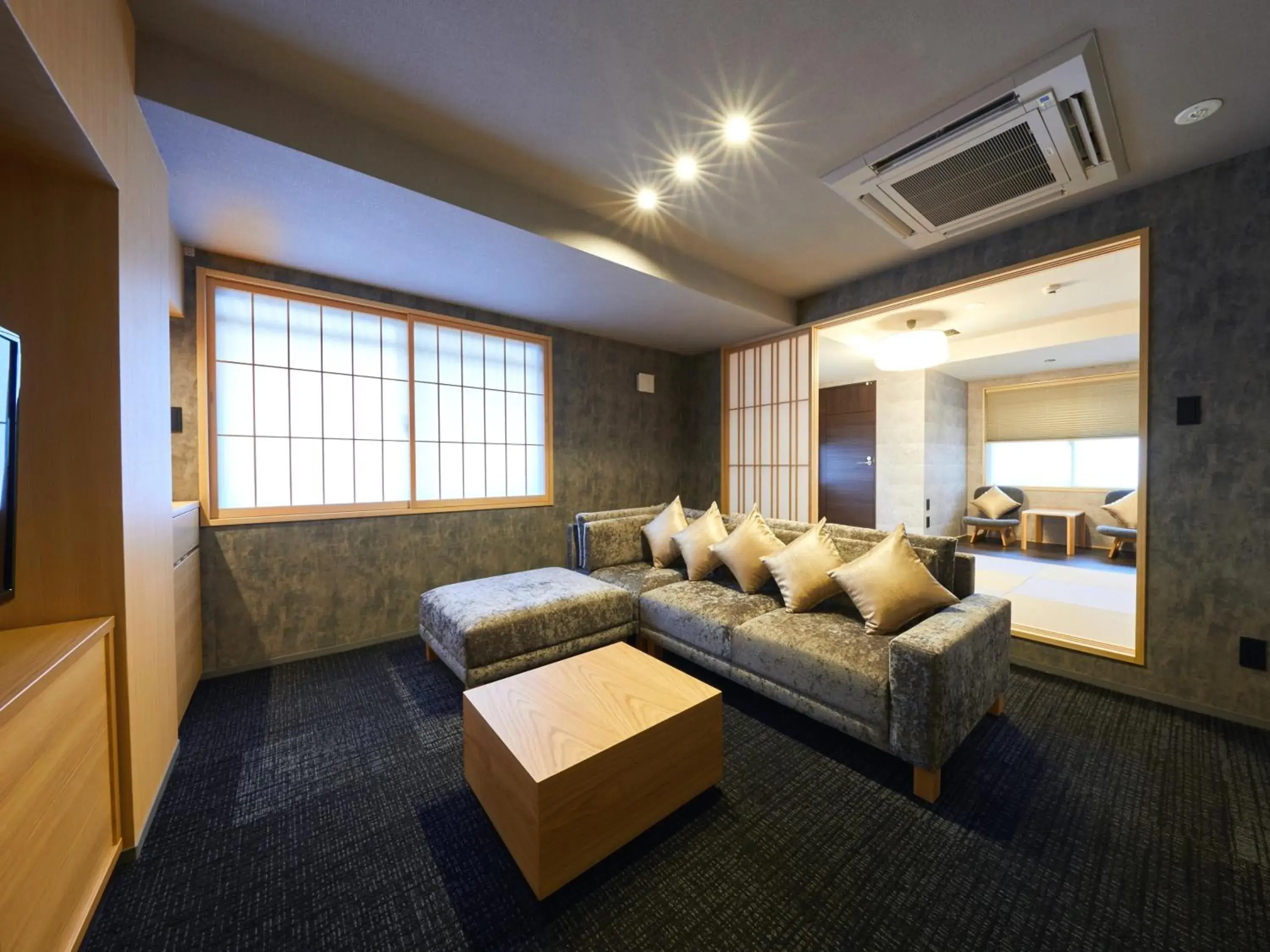 Living room, Bed in Rinn Shijo Nishinotoin Living room, Bed in Rinn Shijo Nishinotoin