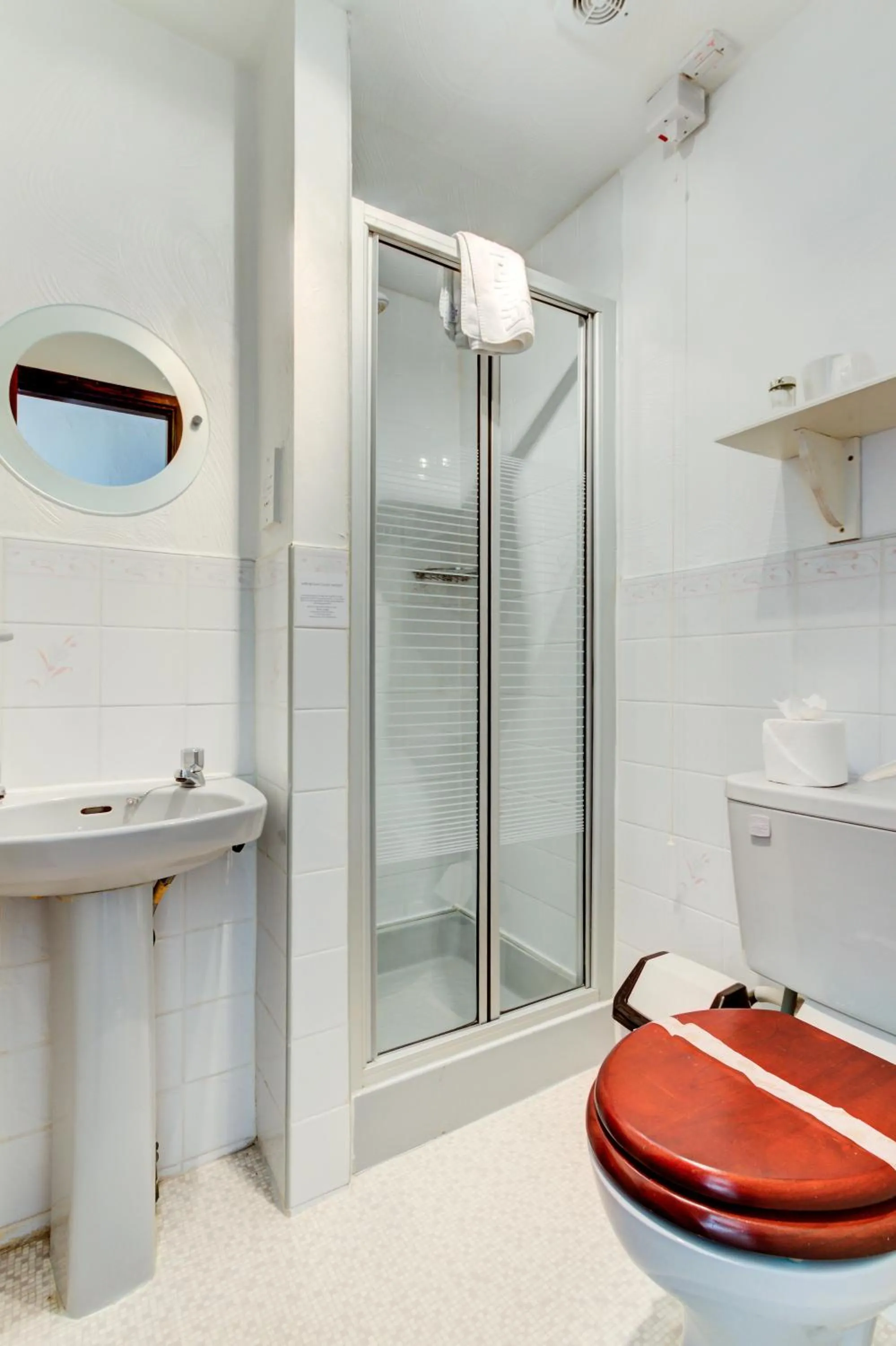 Shower in The Strathdon