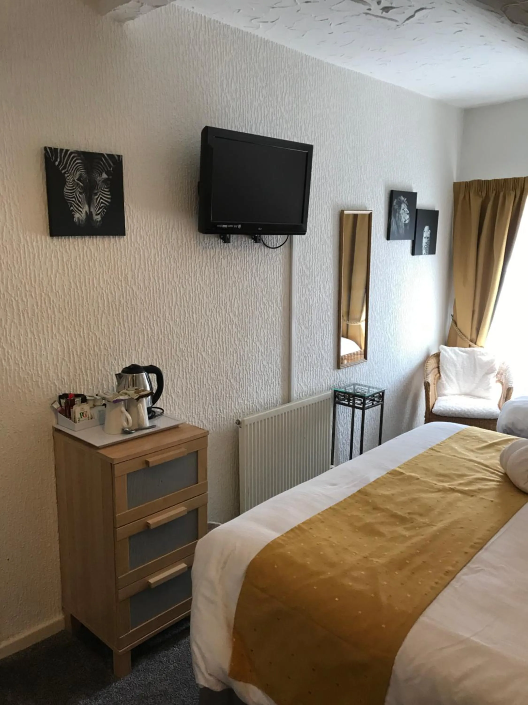 TV and multimedia, Bed in The Strathdon