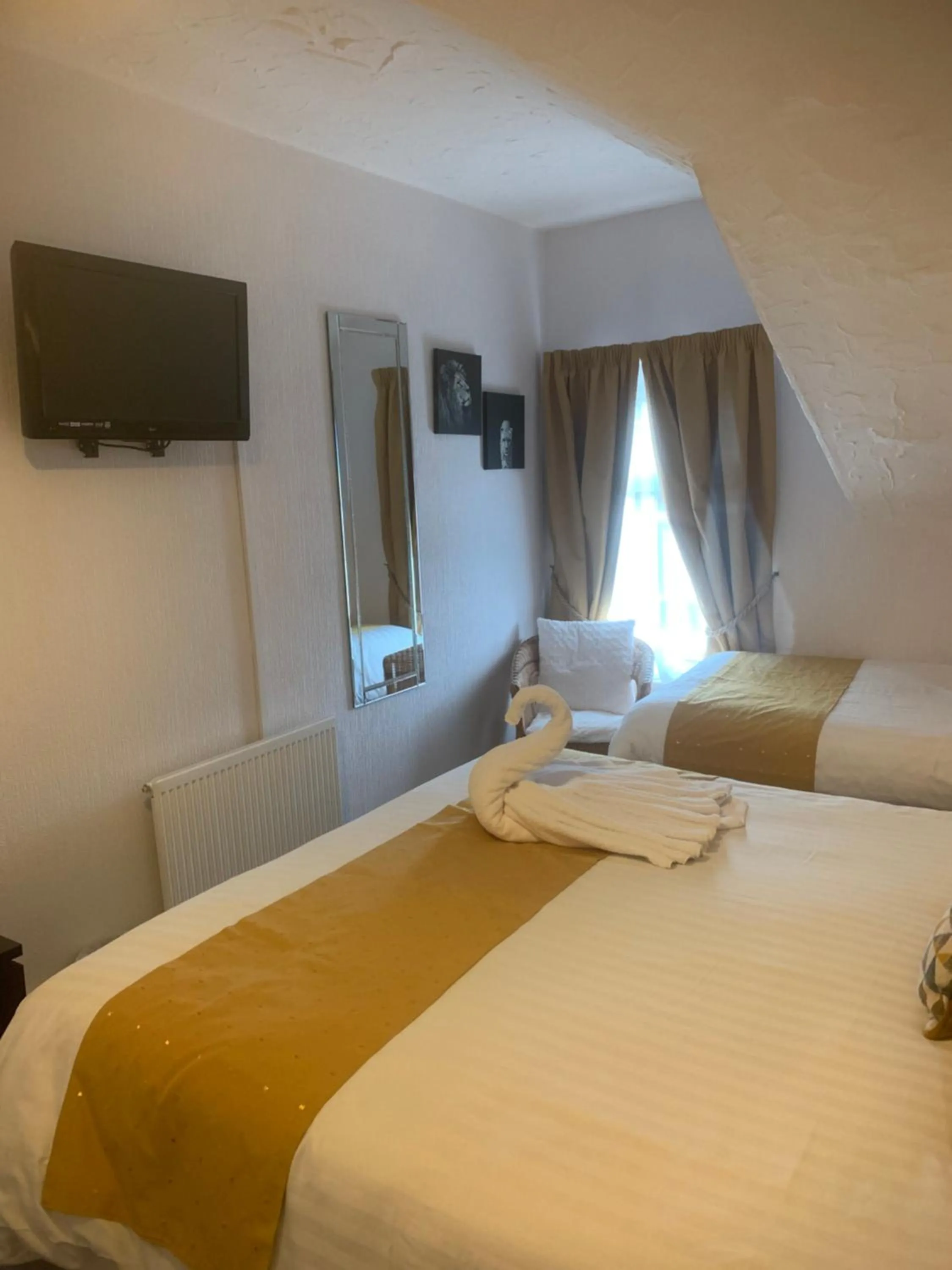 TV and multimedia, Bed in The Strathdon
