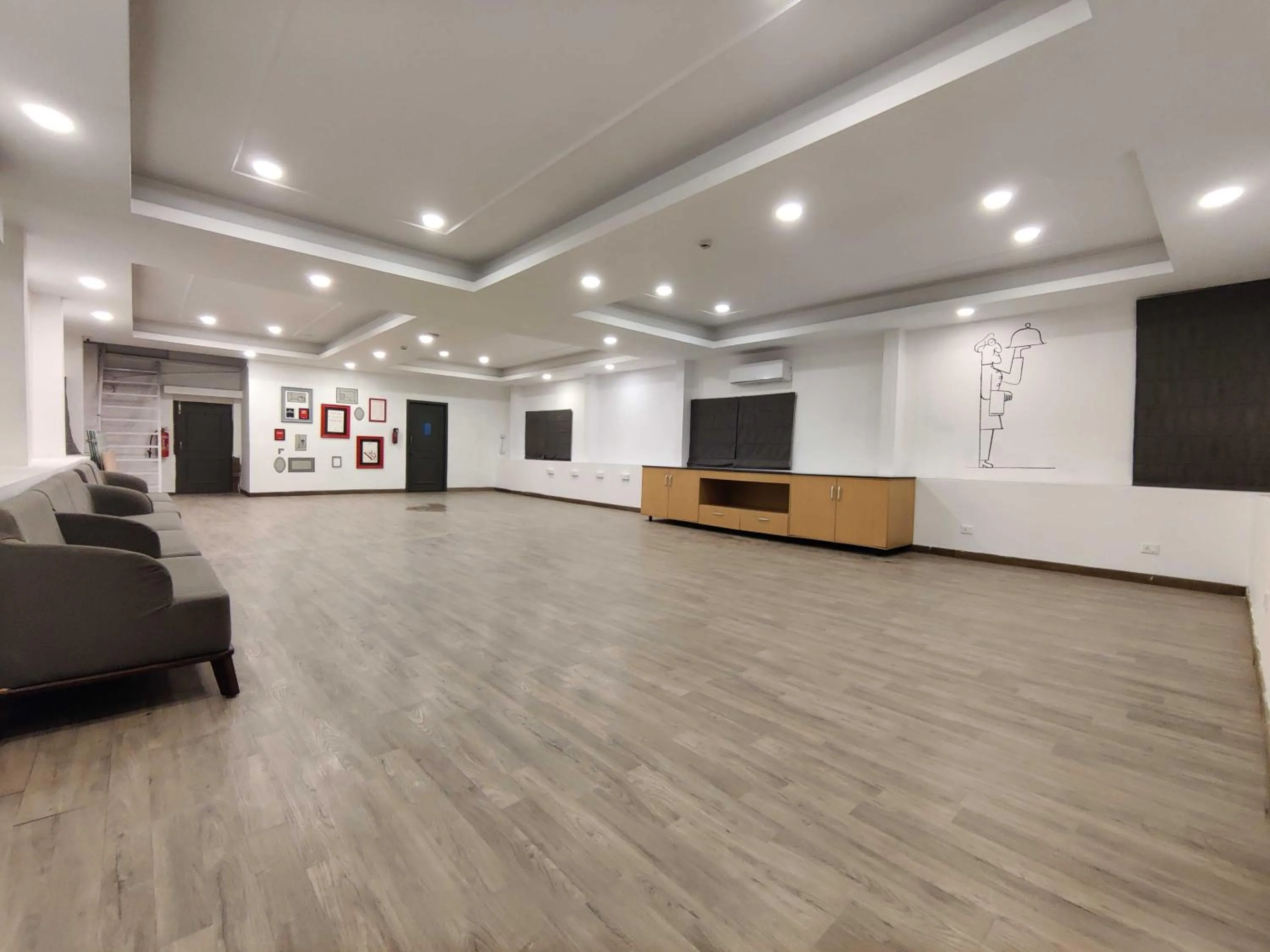 Banquet/Function facilities in Super Townhouse Habitat New Town Rooms & Party Spaces