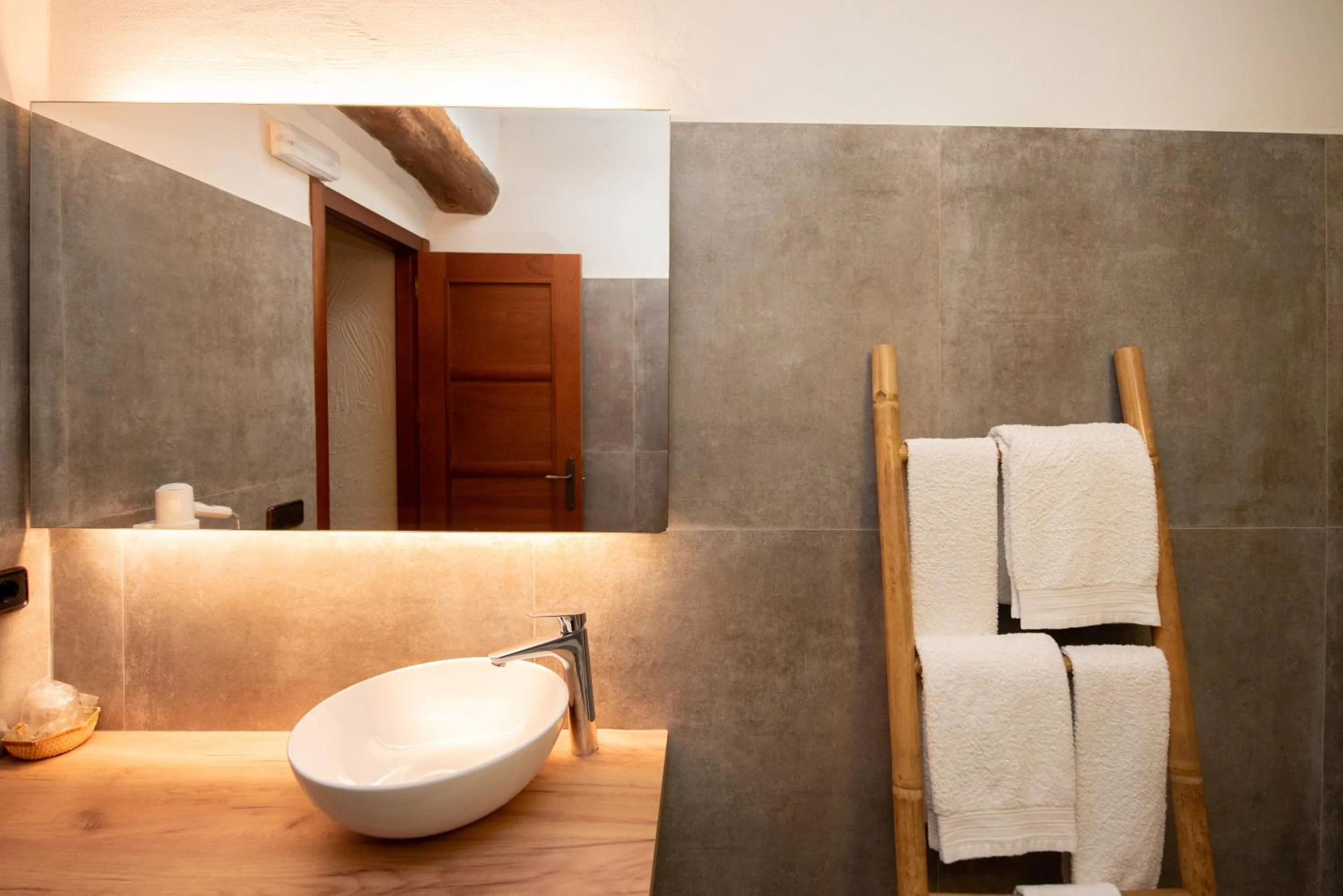 Bathroom in Hotel Caseta Nova