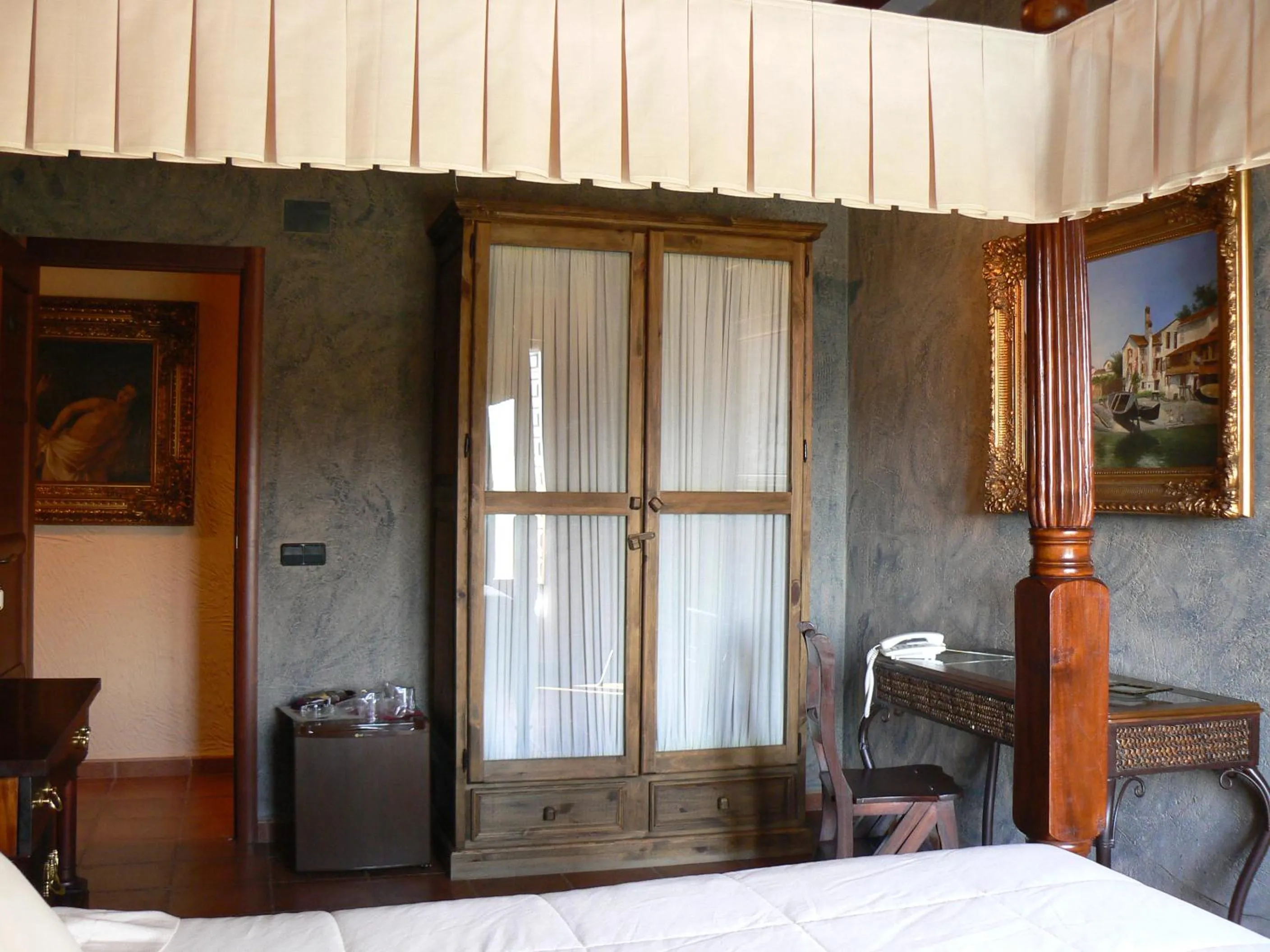 Balcony/Terrace, Bed in Hotel Caseta Nova