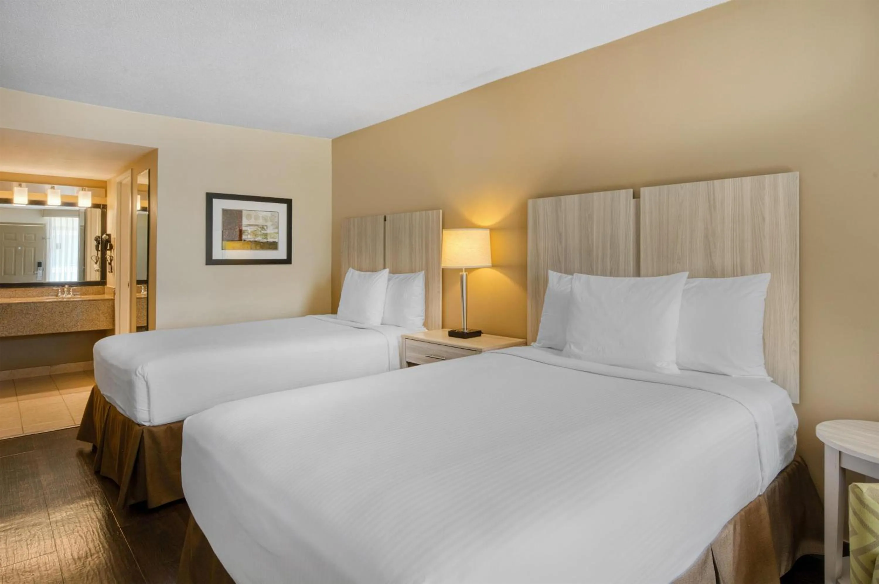 Bedroom, Bed in Best Western Battlefield Inn