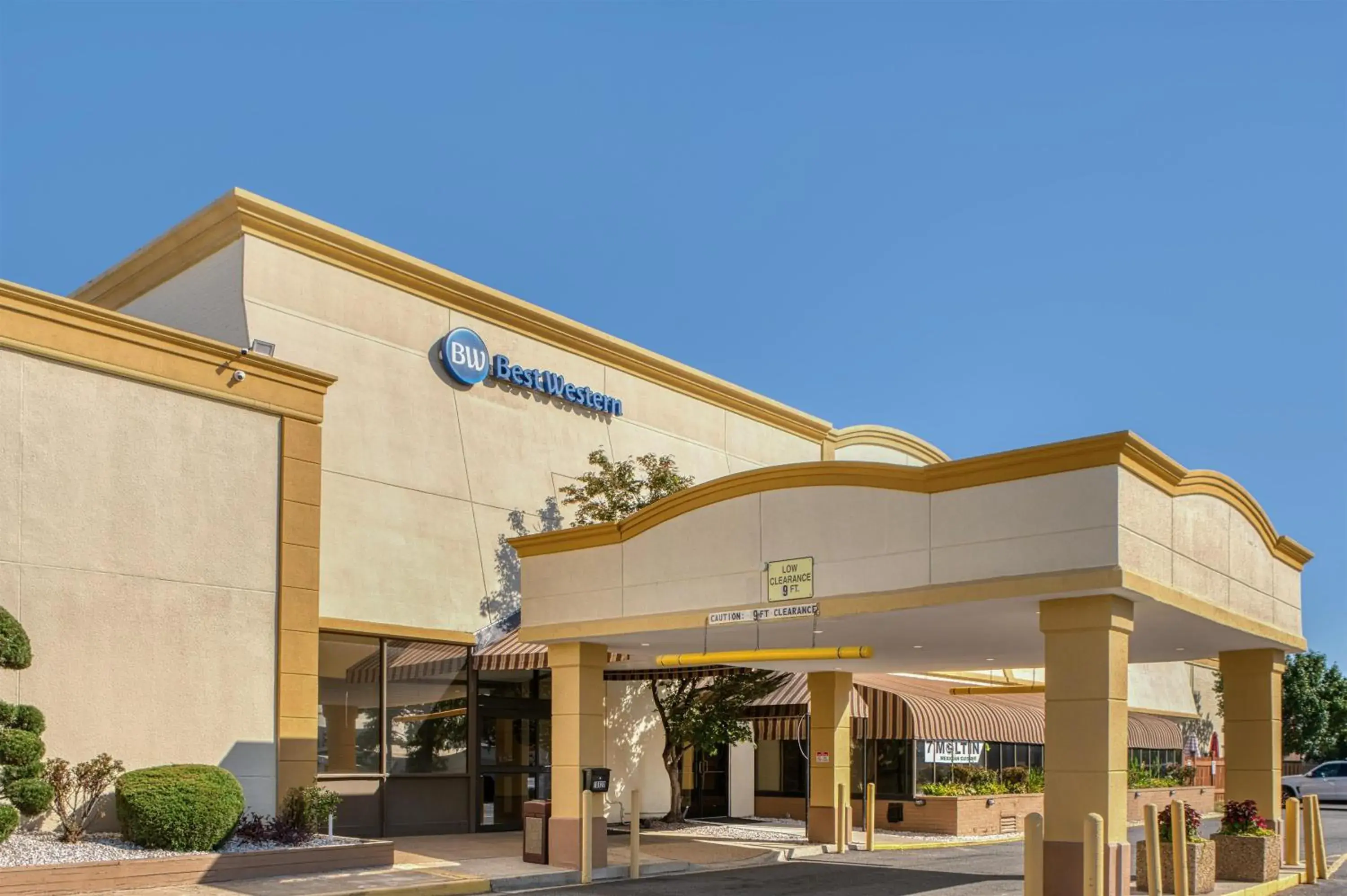 Property building in Best Western Battlefield Inn Property building in Best Western Battlefield Inn