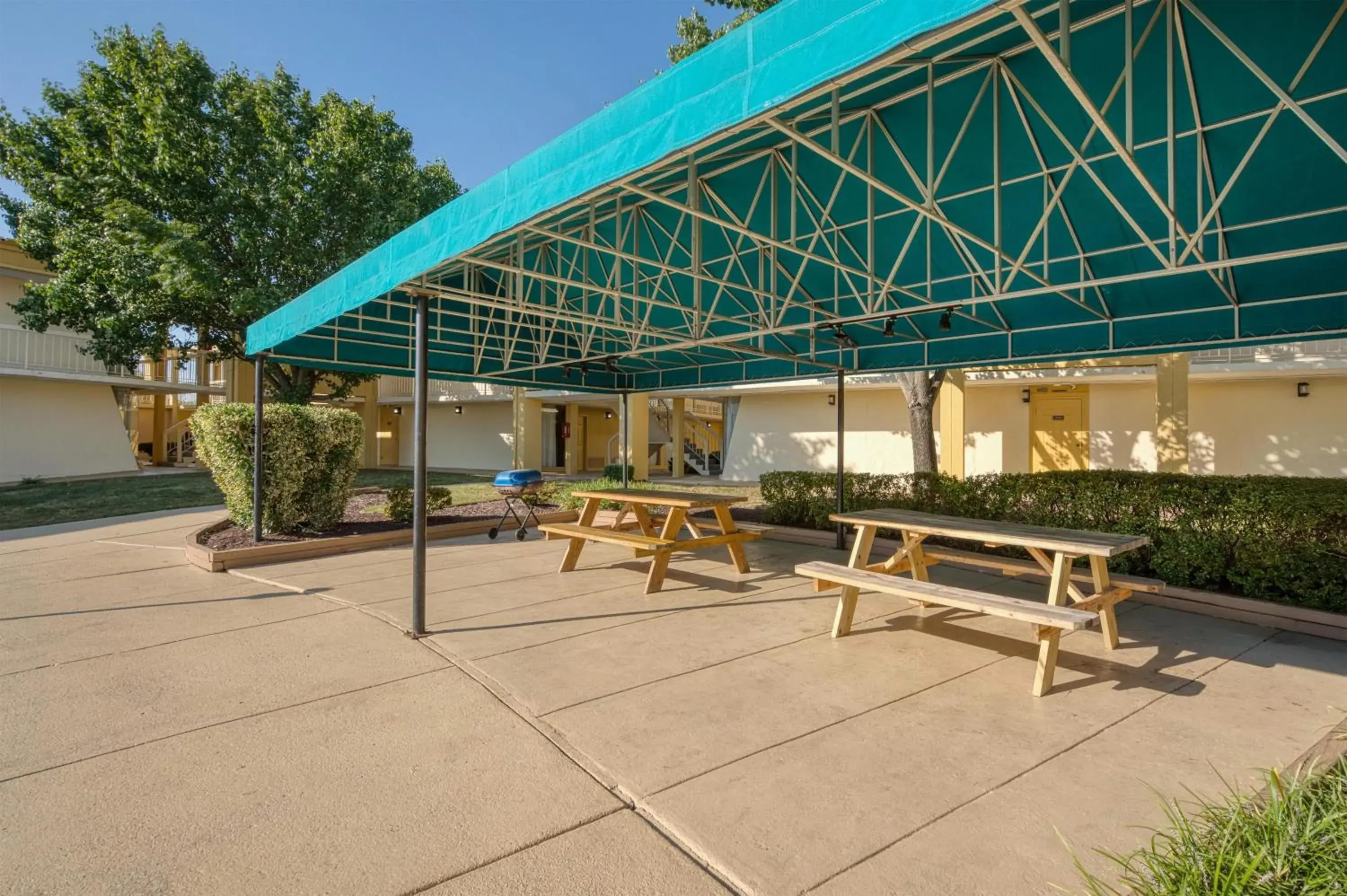 Property building in Best Western Battlefield Inn Property building in Best Western Battlefield Inn