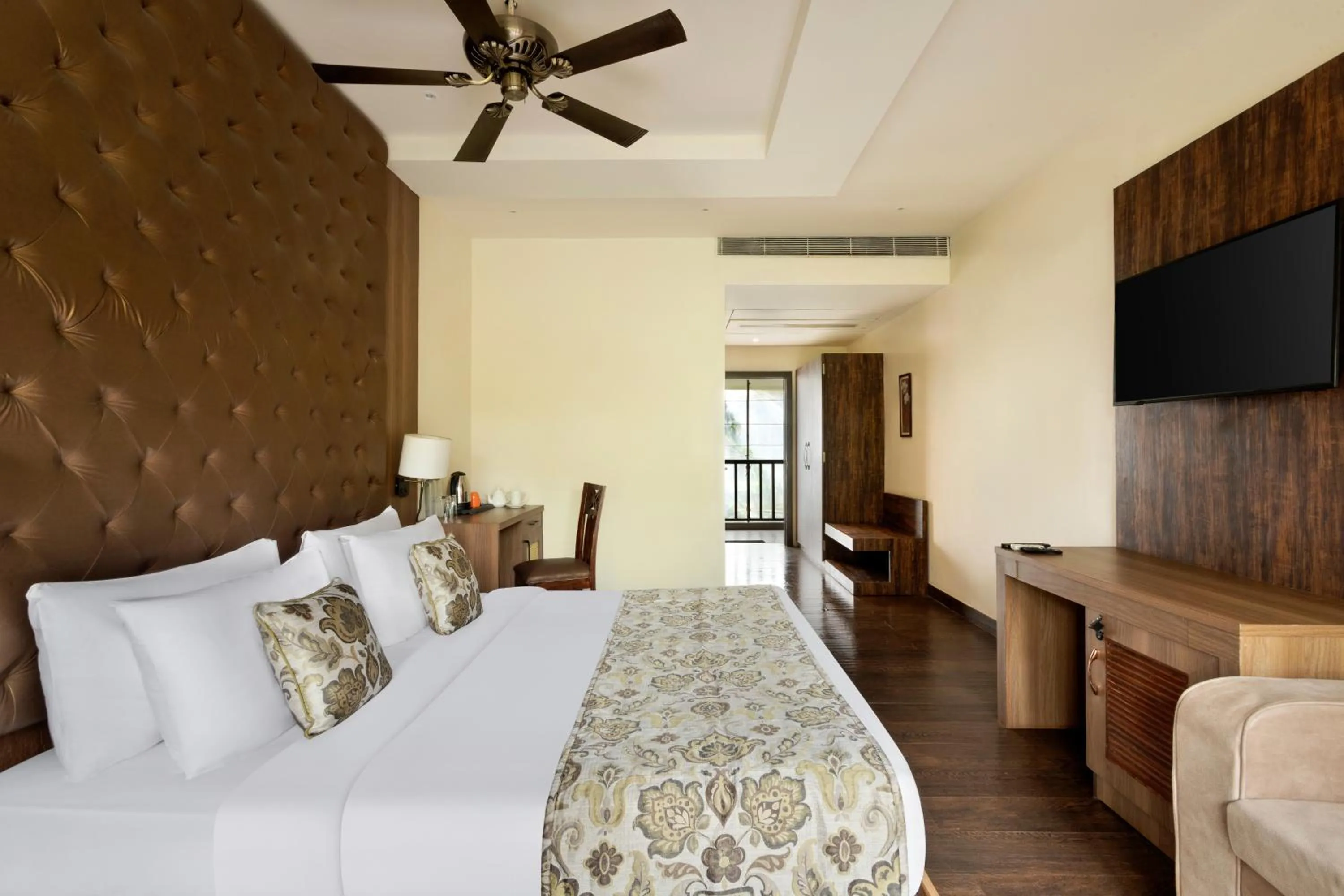 Bedroom, Bed in Riva Beach Resort