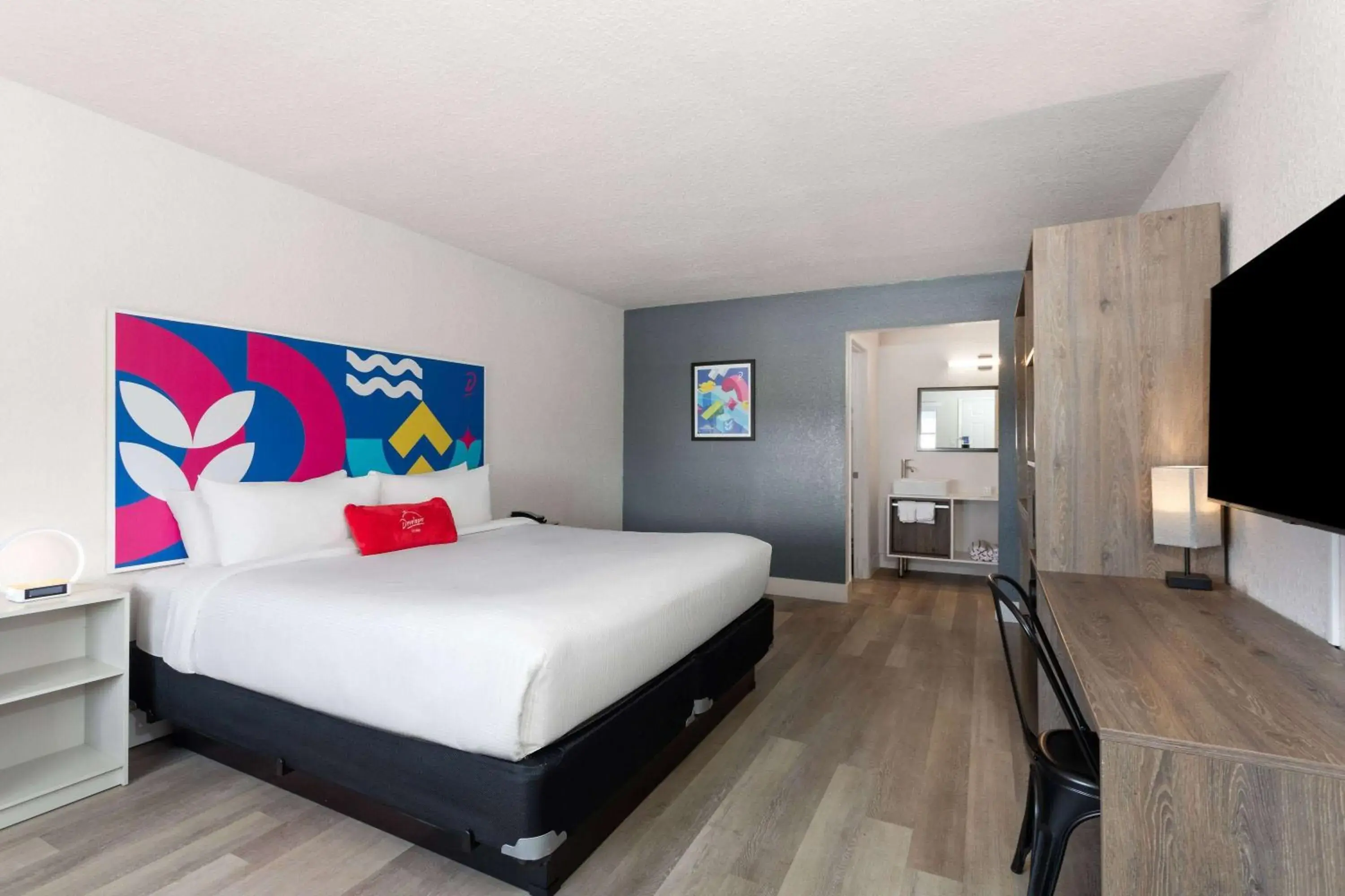 Photo of the whole room, Bed in Howard Johnson by Wyndham Orlando Lake Buena Vista South Photo of the whole room, Bed in Howard Johnson by Wyndham Orlando Lake Buena Vista South