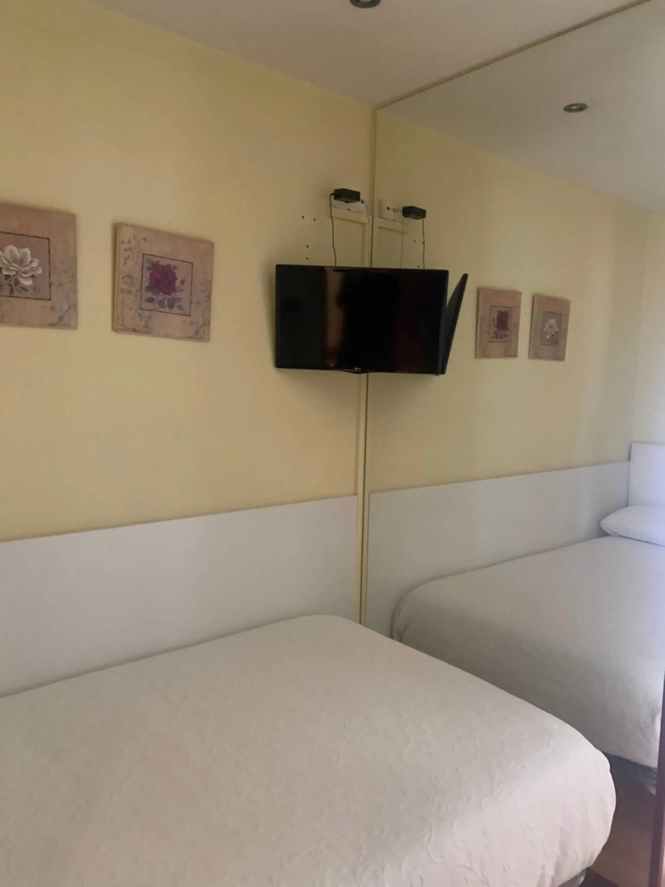 Single Room in Hostal Docar Single Room in Hostal Docar