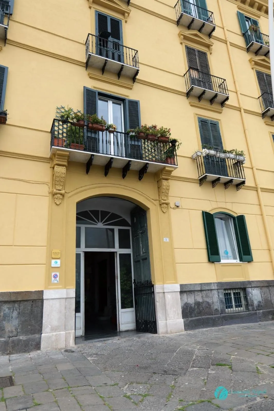 Property building in Caracciolo Napoli BeB