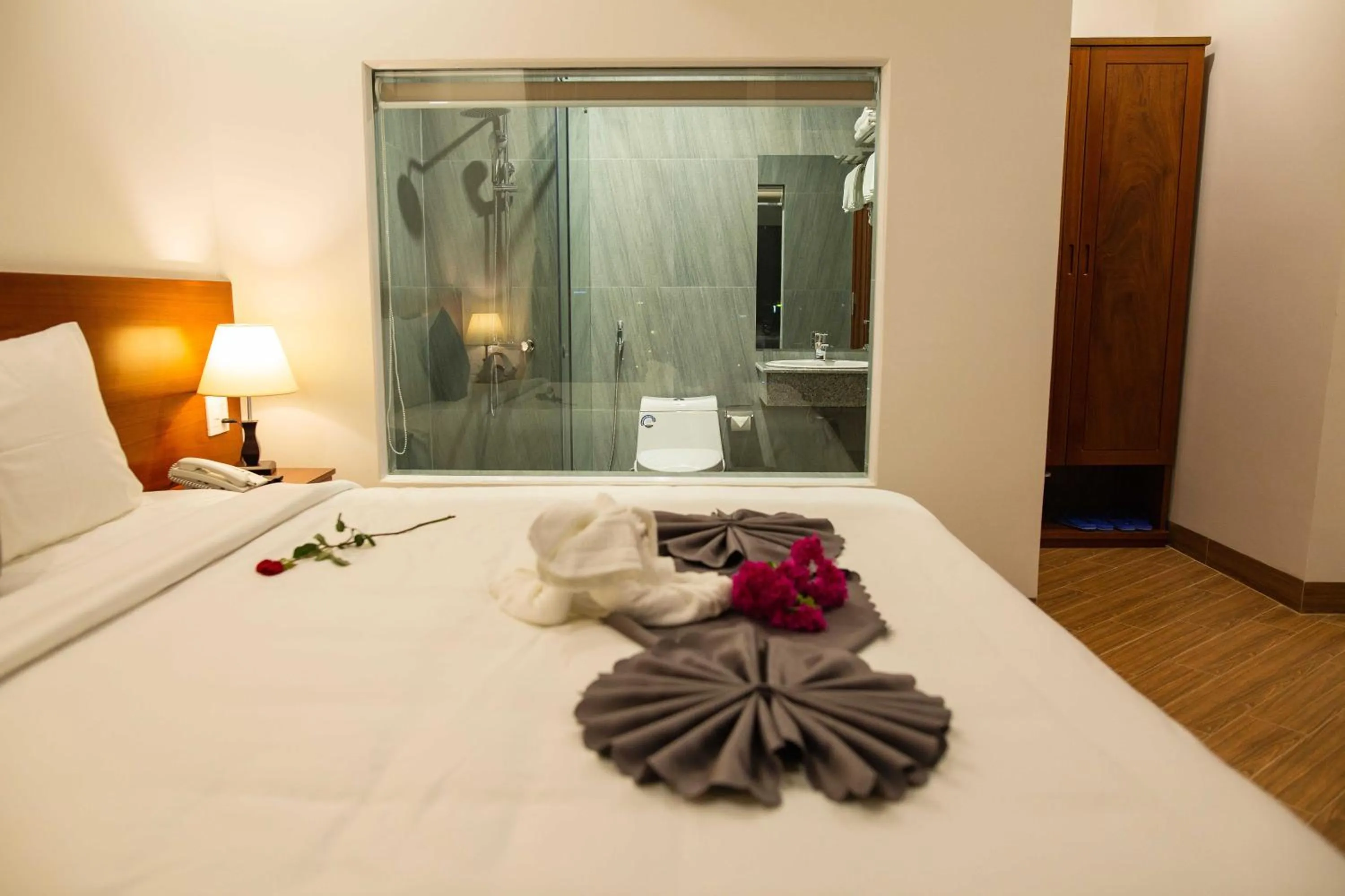 Photo of the whole room, Bed in Thanh Van Hotel Quy Nhon