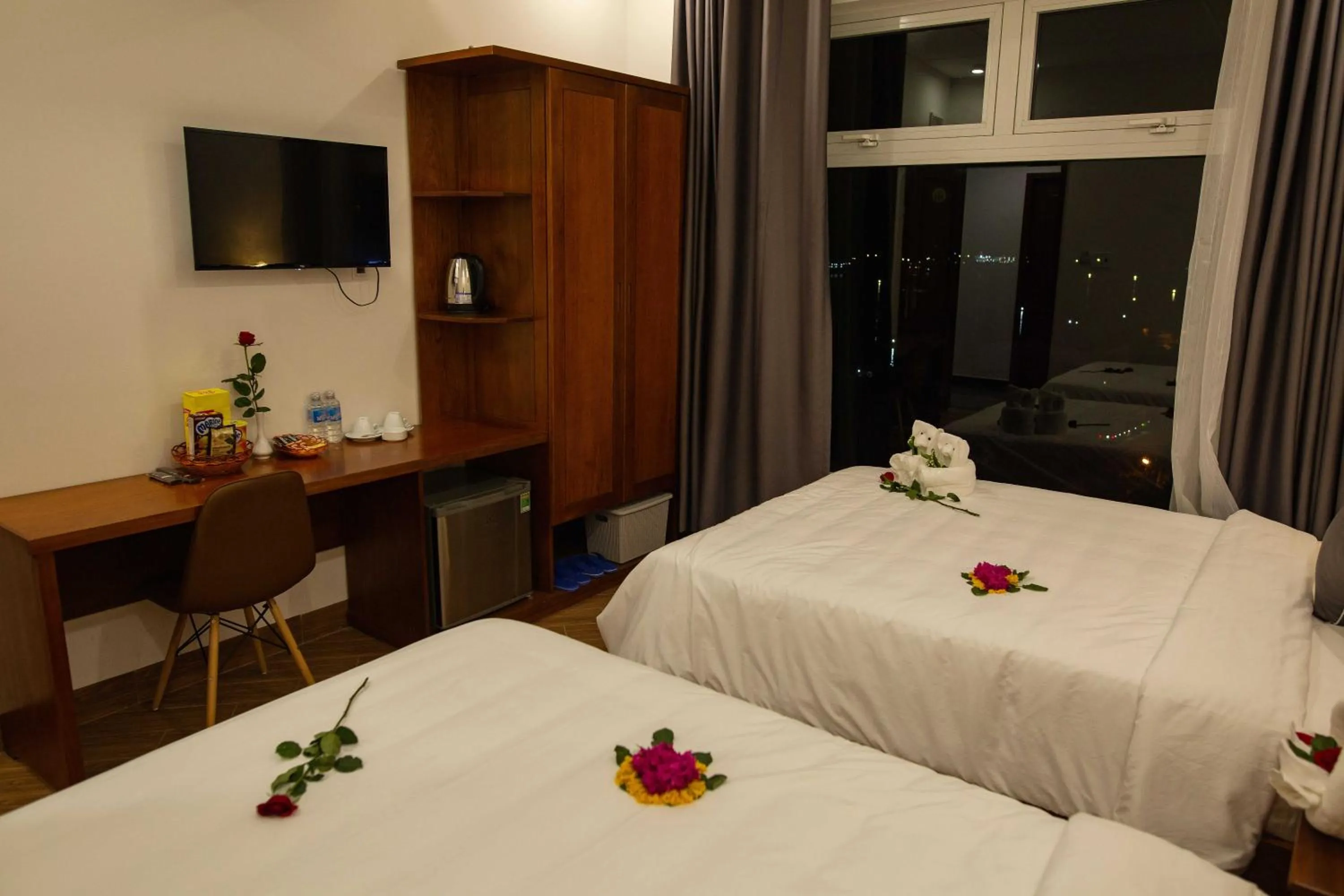 Photo of the whole room, Bed in Thanh Van Hotel Quy Nhon
