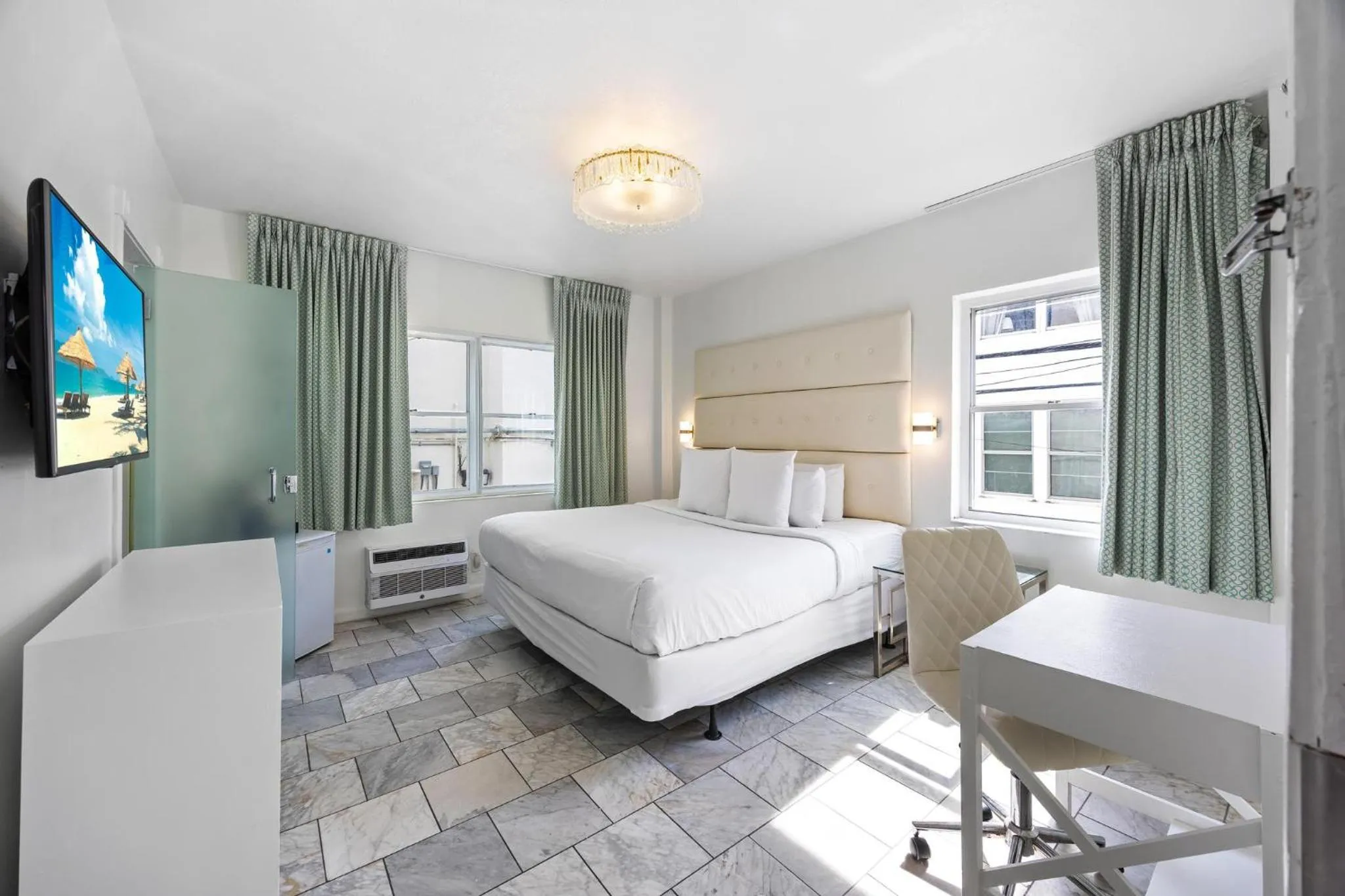 Bed in Beacon South Beach Hotel