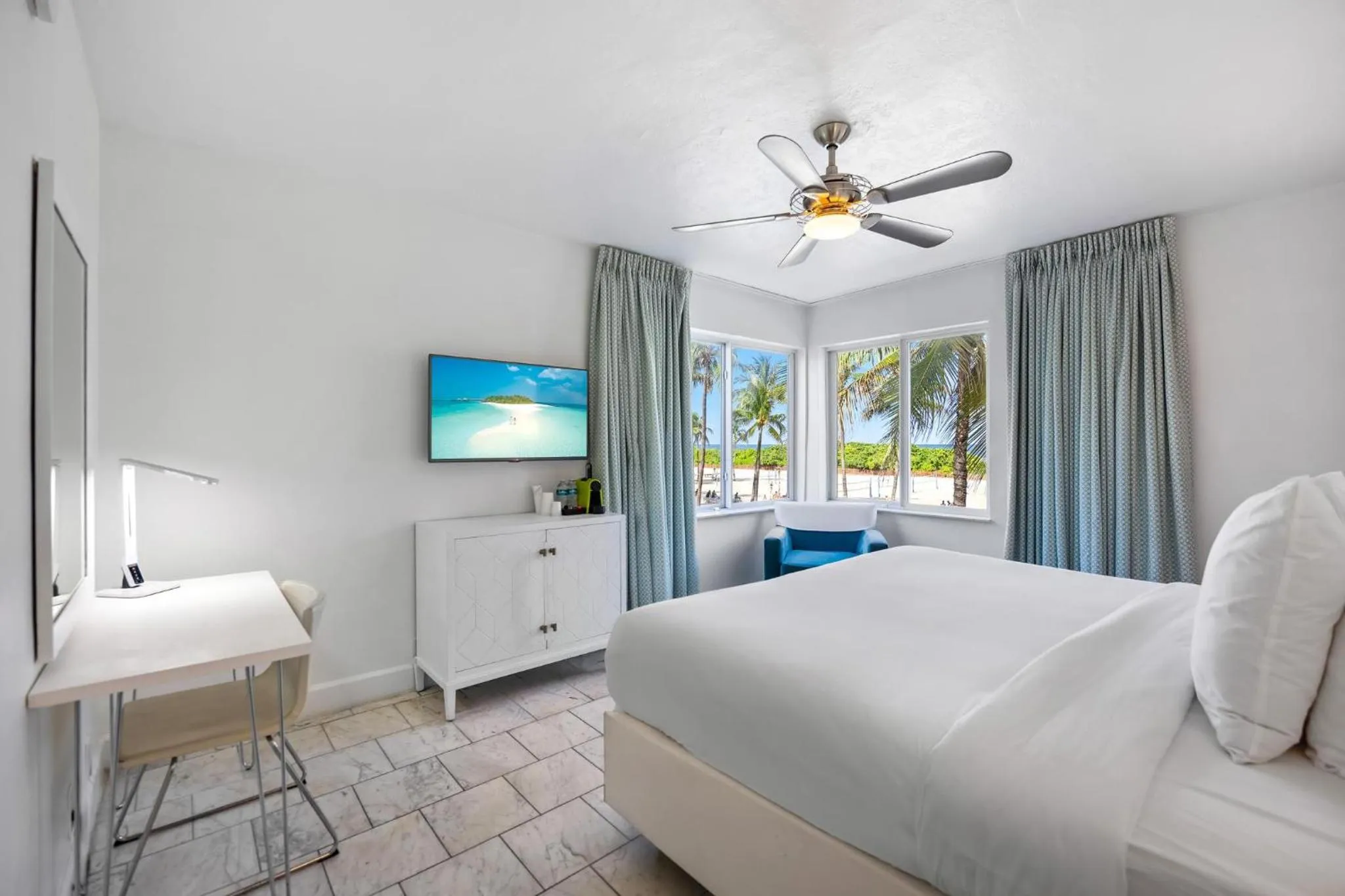 Bed in Beacon South Beach Hotel