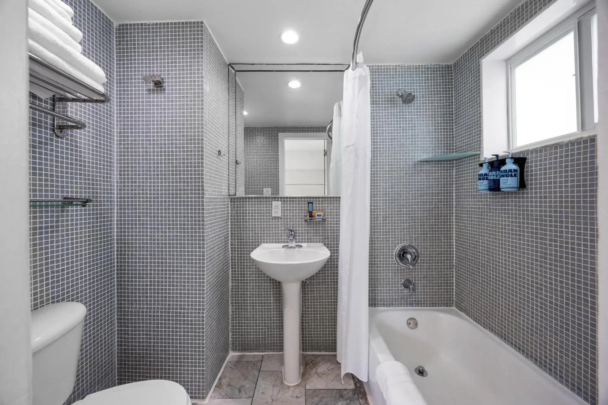 Deluxe King Room in Beacon South Beach Hotel Deluxe King Room in Beacon South Beach Hotel