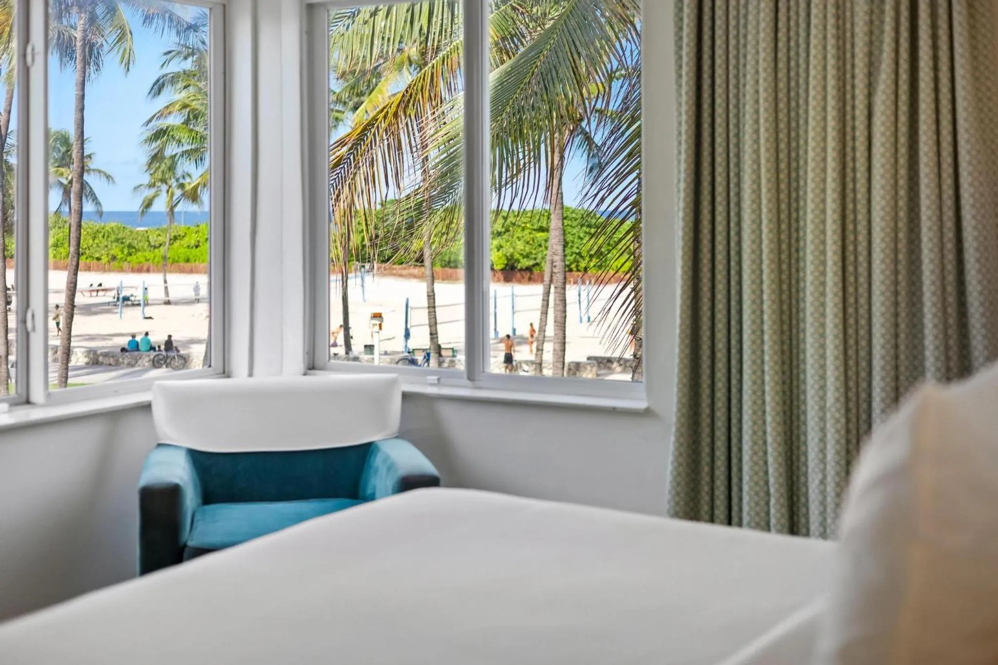 Bed in Beacon South Beach Hotel