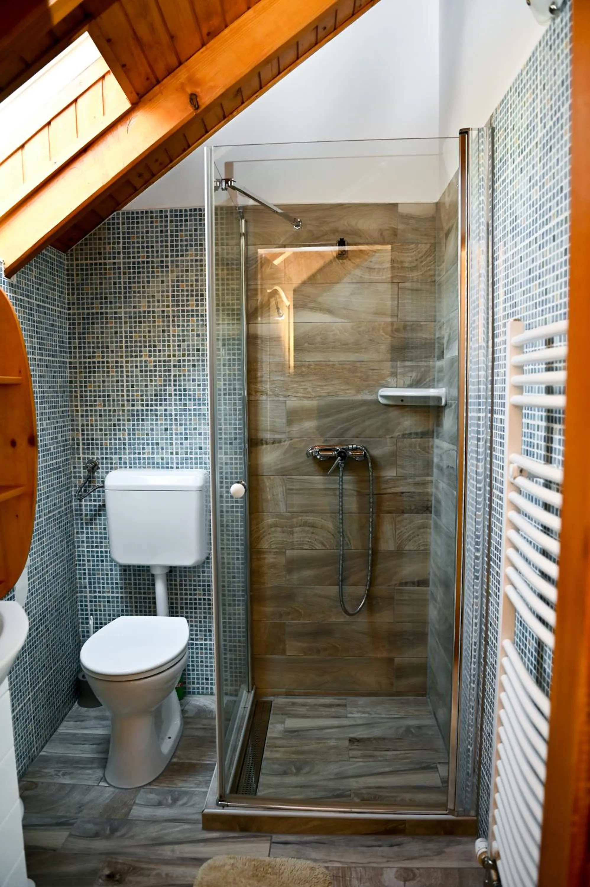 Bathroom in Angéla Vendegház