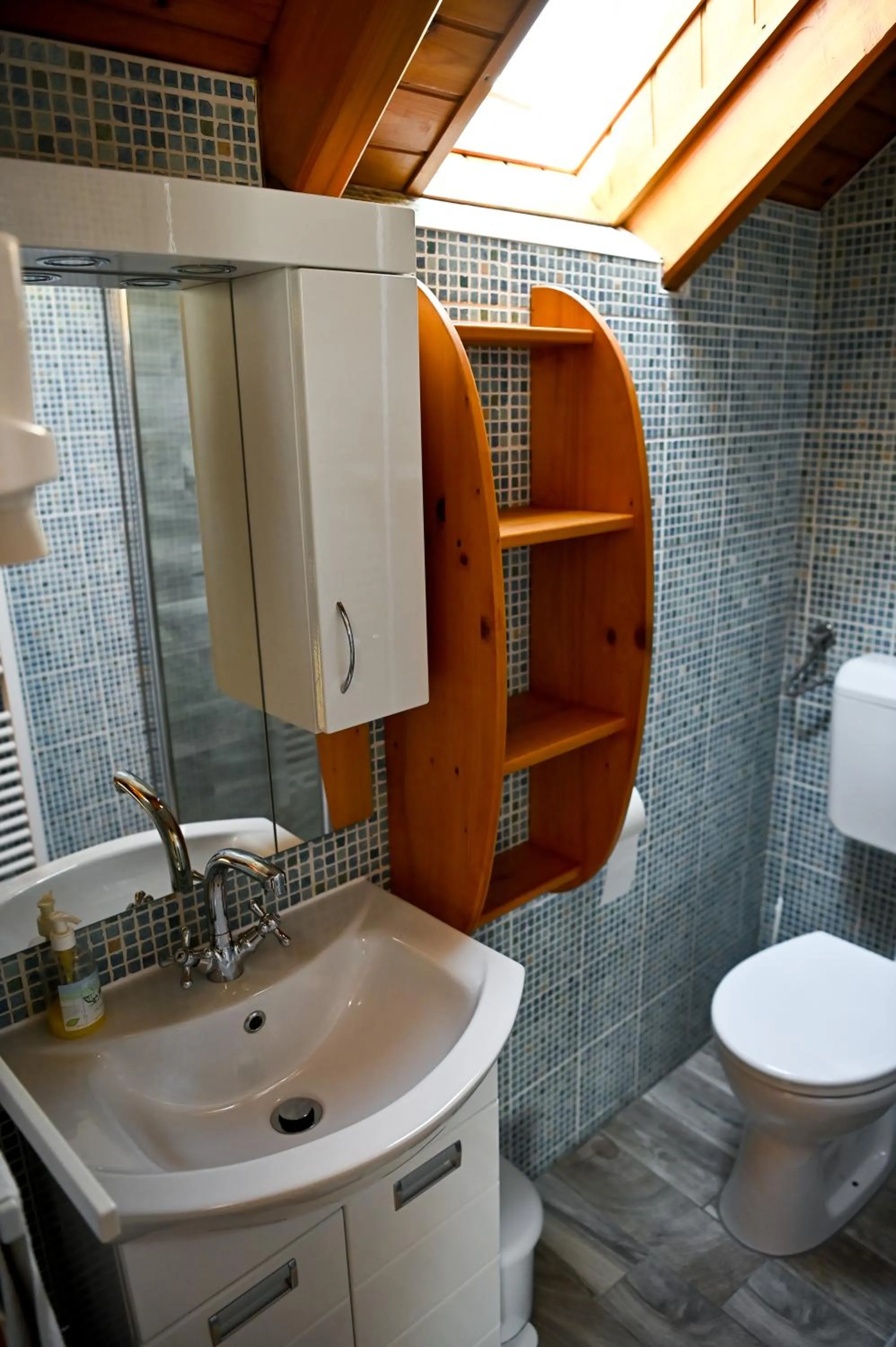 Bathroom in Angéla Vendegház
