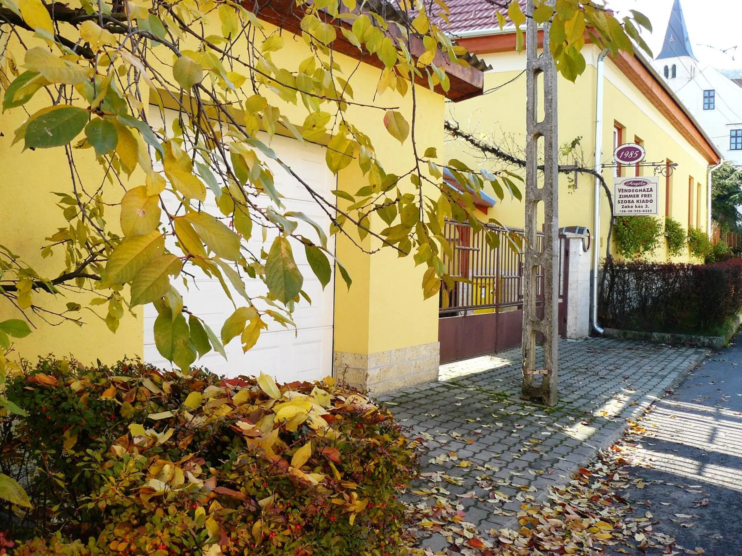 Facade/entrance in Angéla Vendegház
