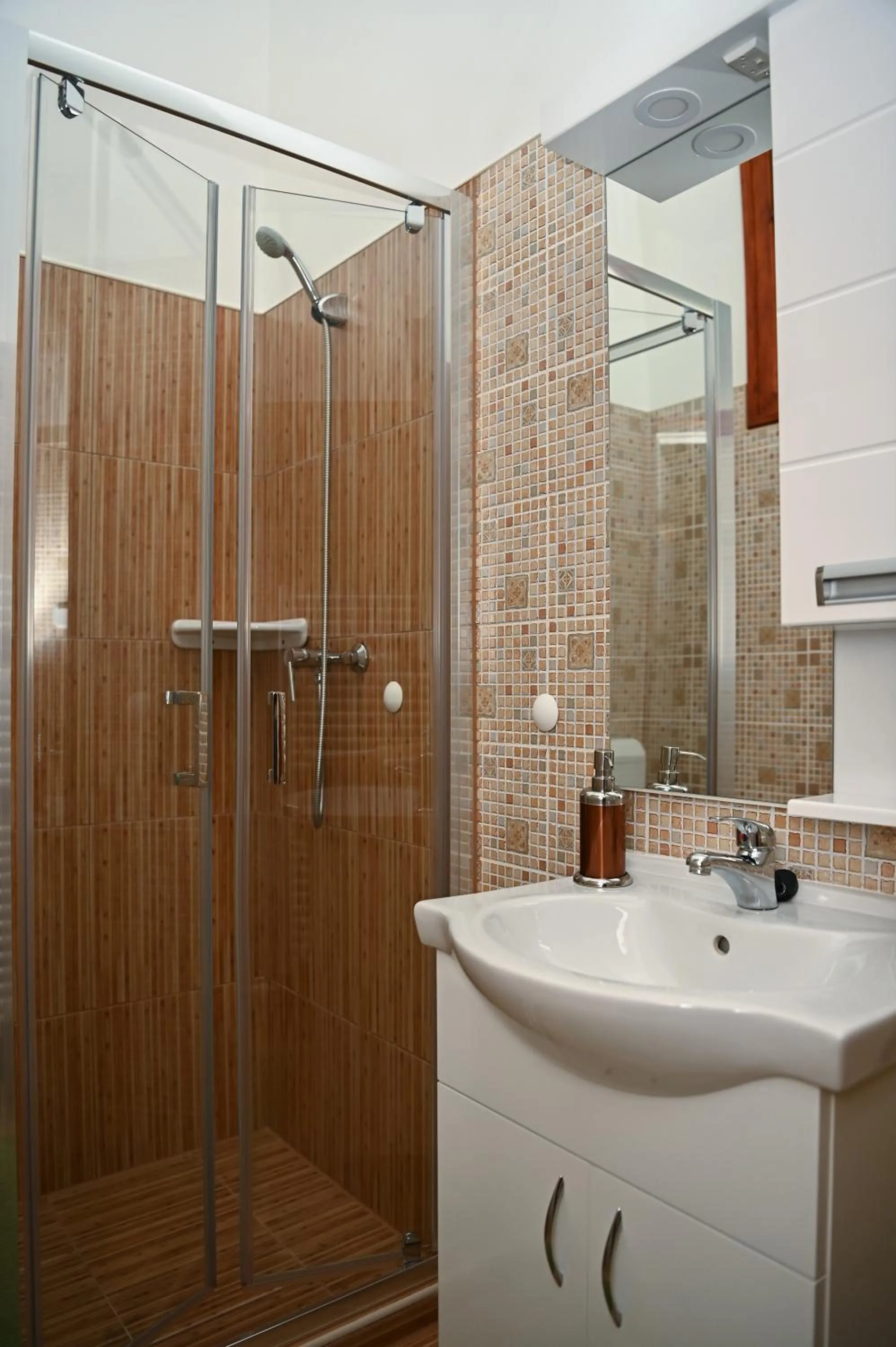Bathroom in Angéla Vendegház