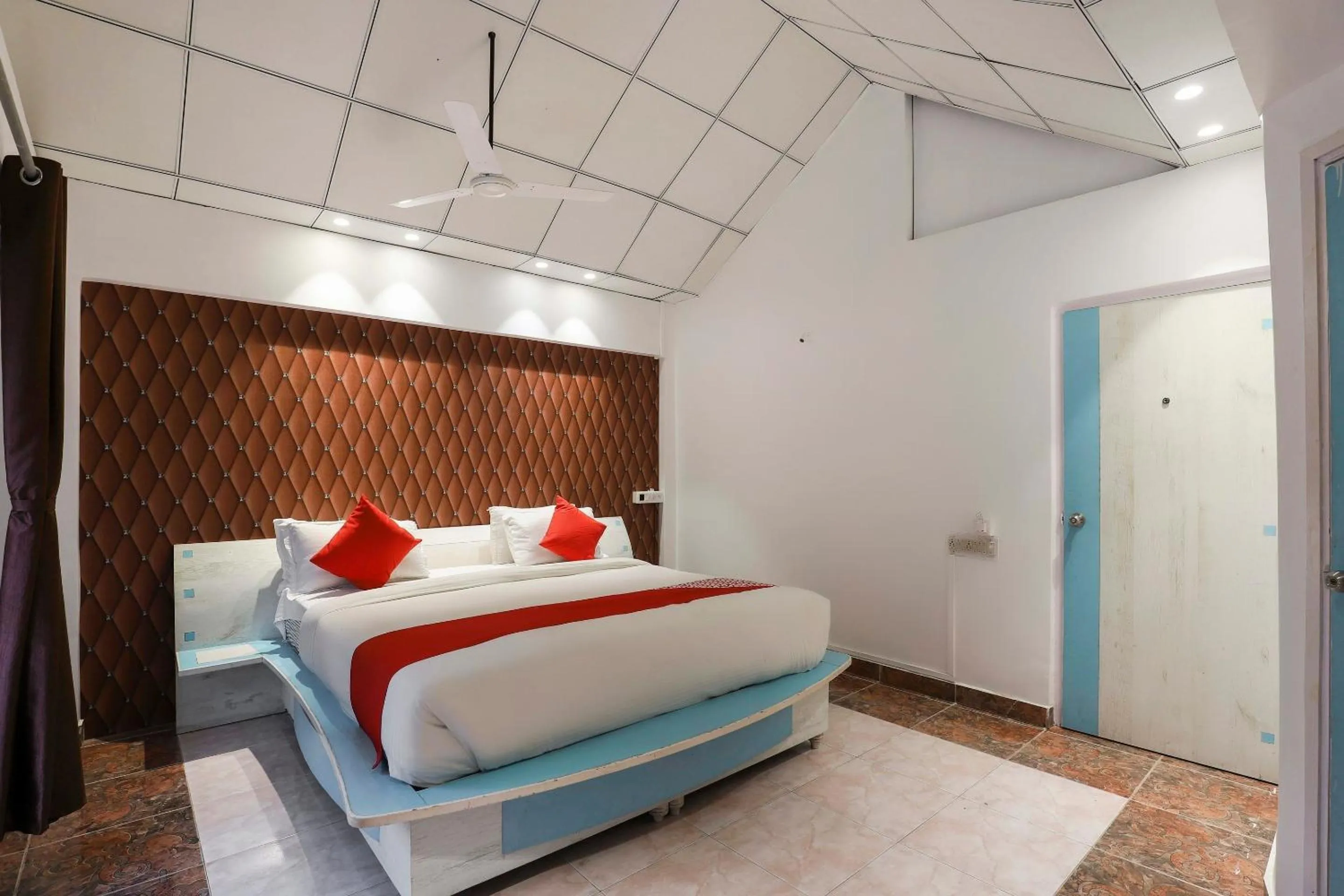 Bedroom, Bed in Hotel O Nova Dumas Homestay