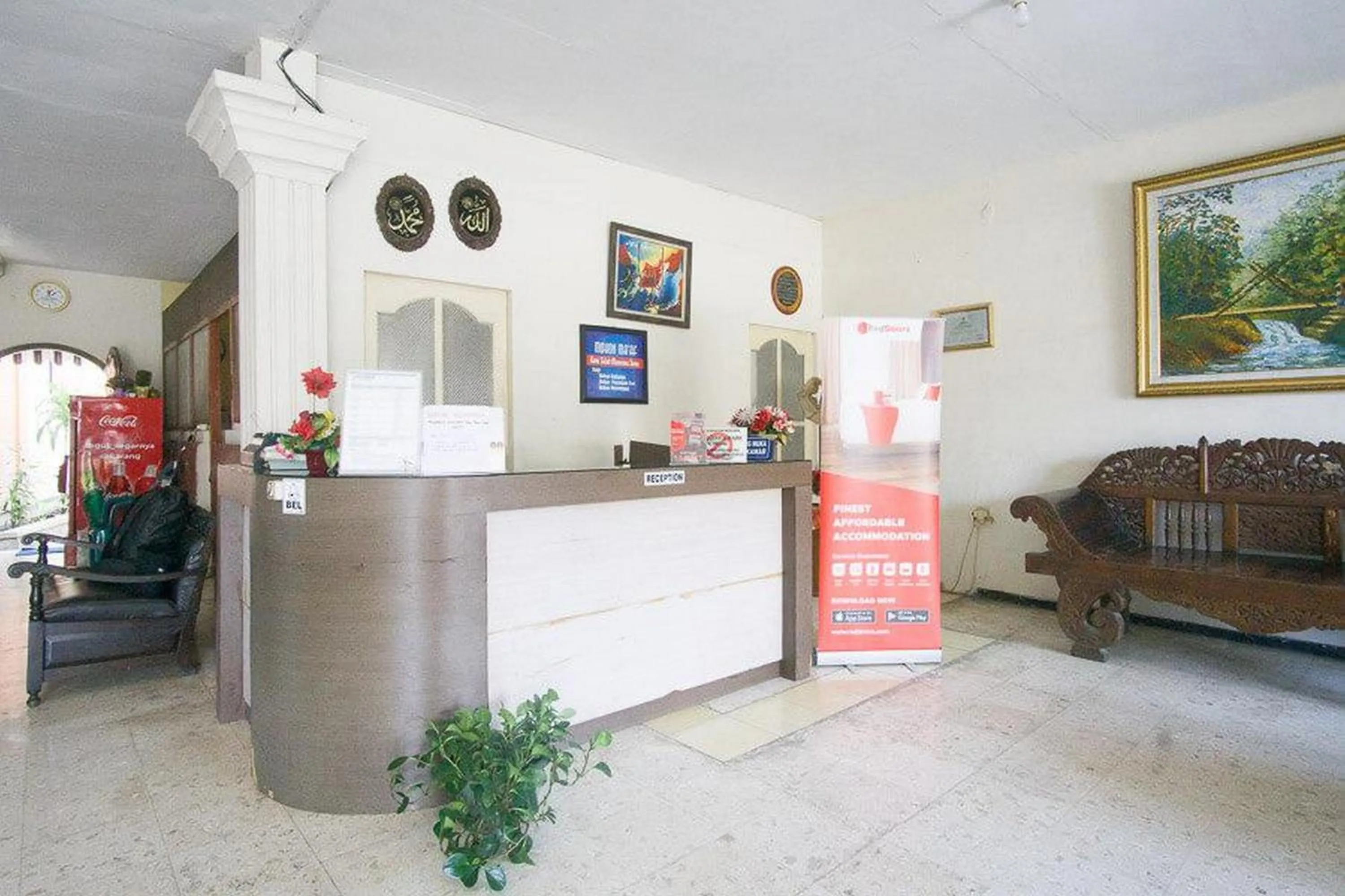 Lobby or reception in RedDoorz Syariah @ Jalan Gajah Mada