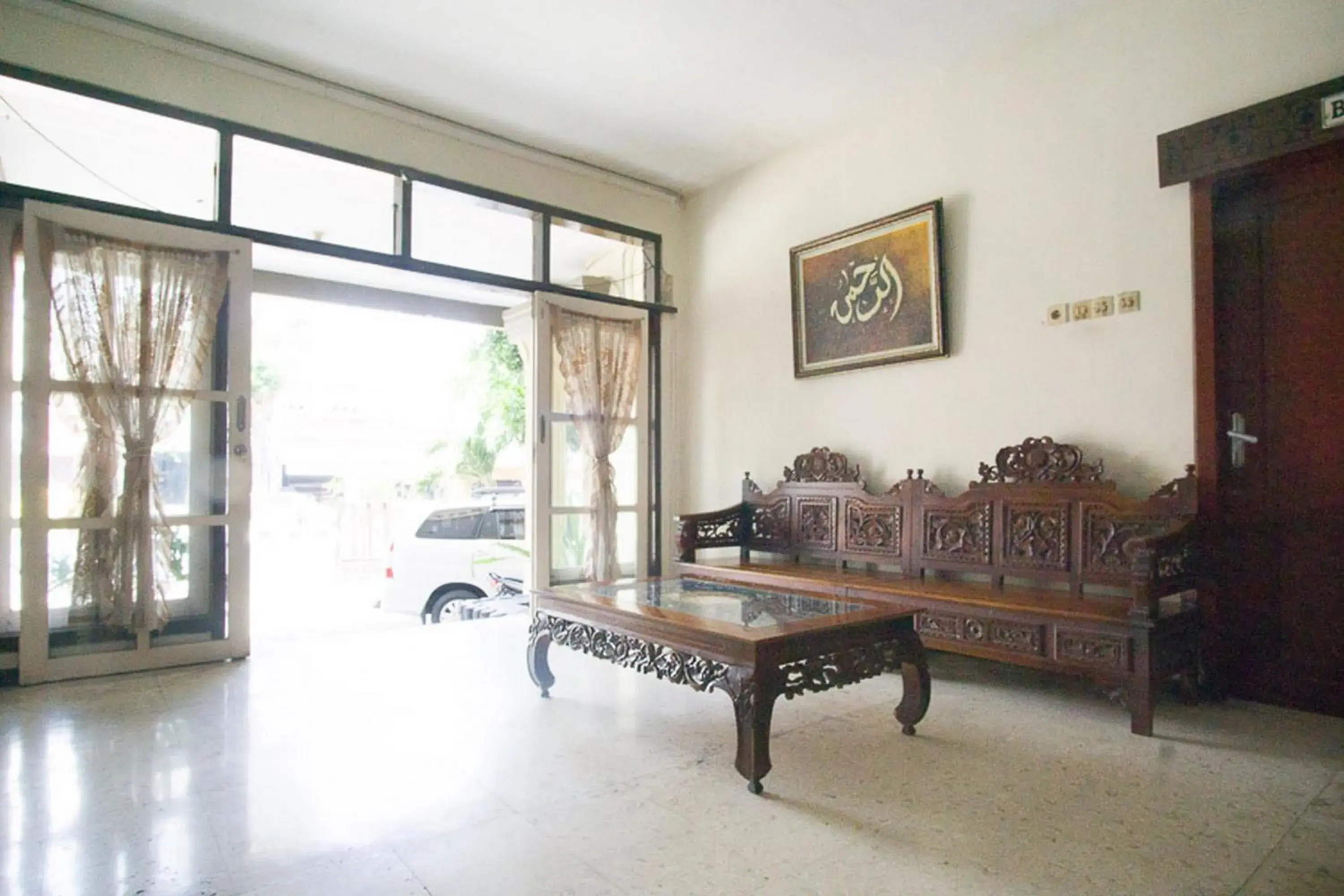 Living room in RedDoorz Syariah @ Jalan Gajah Mada Living room in RedDoorz Syariah @ Jalan Gajah Mada