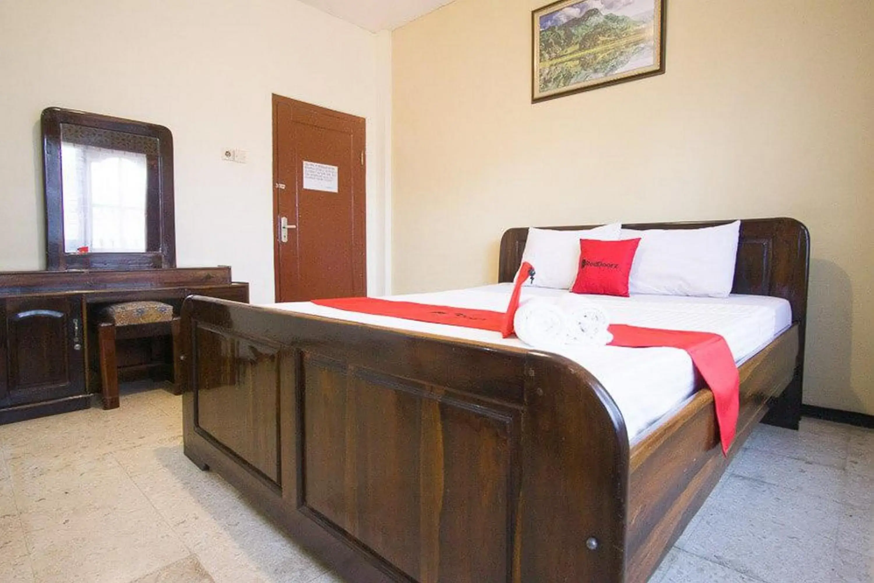 Bedroom, Bed in RedDoorz Syariah @ Jalan Gajah Mada Bedroom, Bed in RedDoorz Syariah @ Jalan Gajah Mada