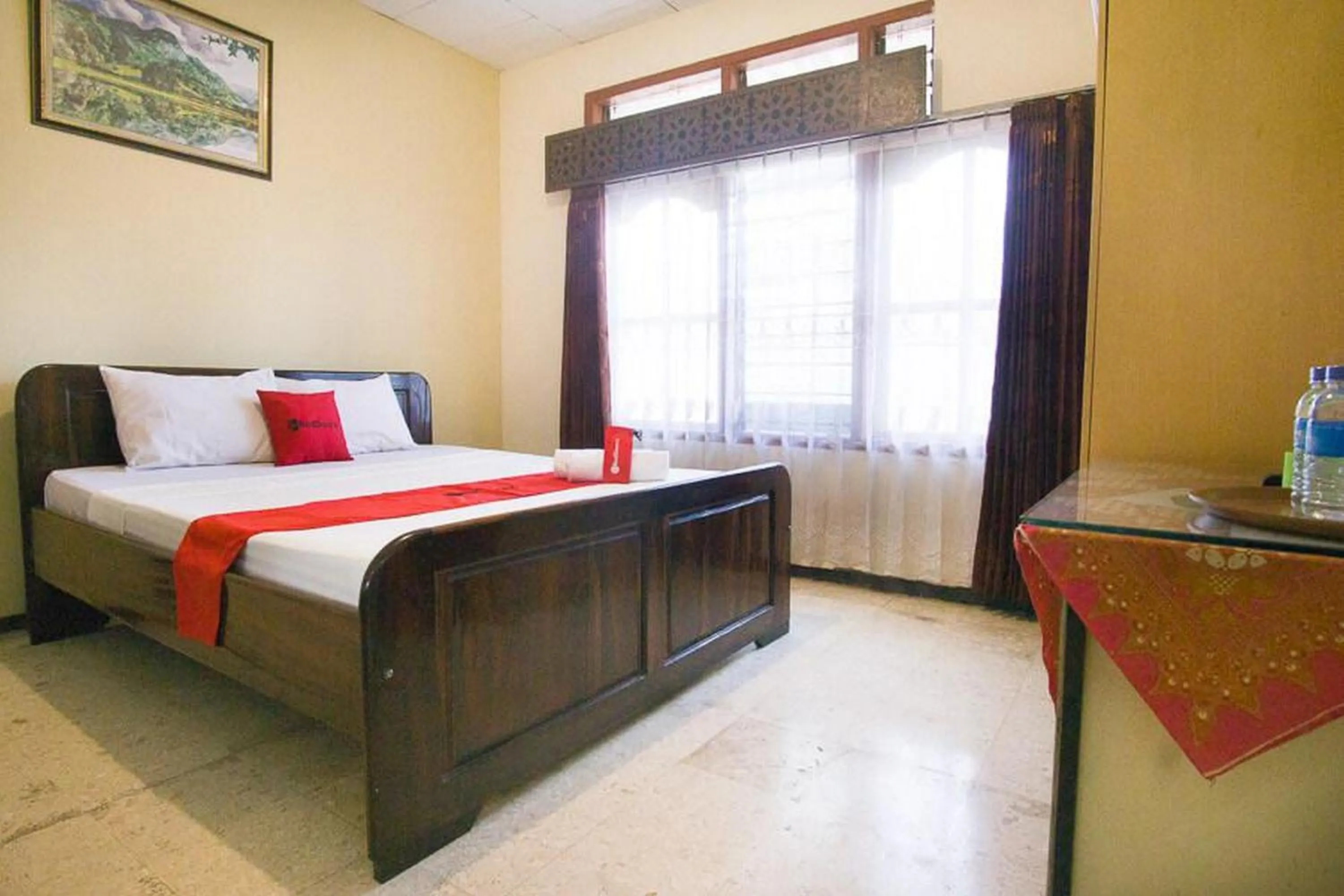 Bedroom, Bed in RedDoorz Syariah @ Jalan Gajah Mada