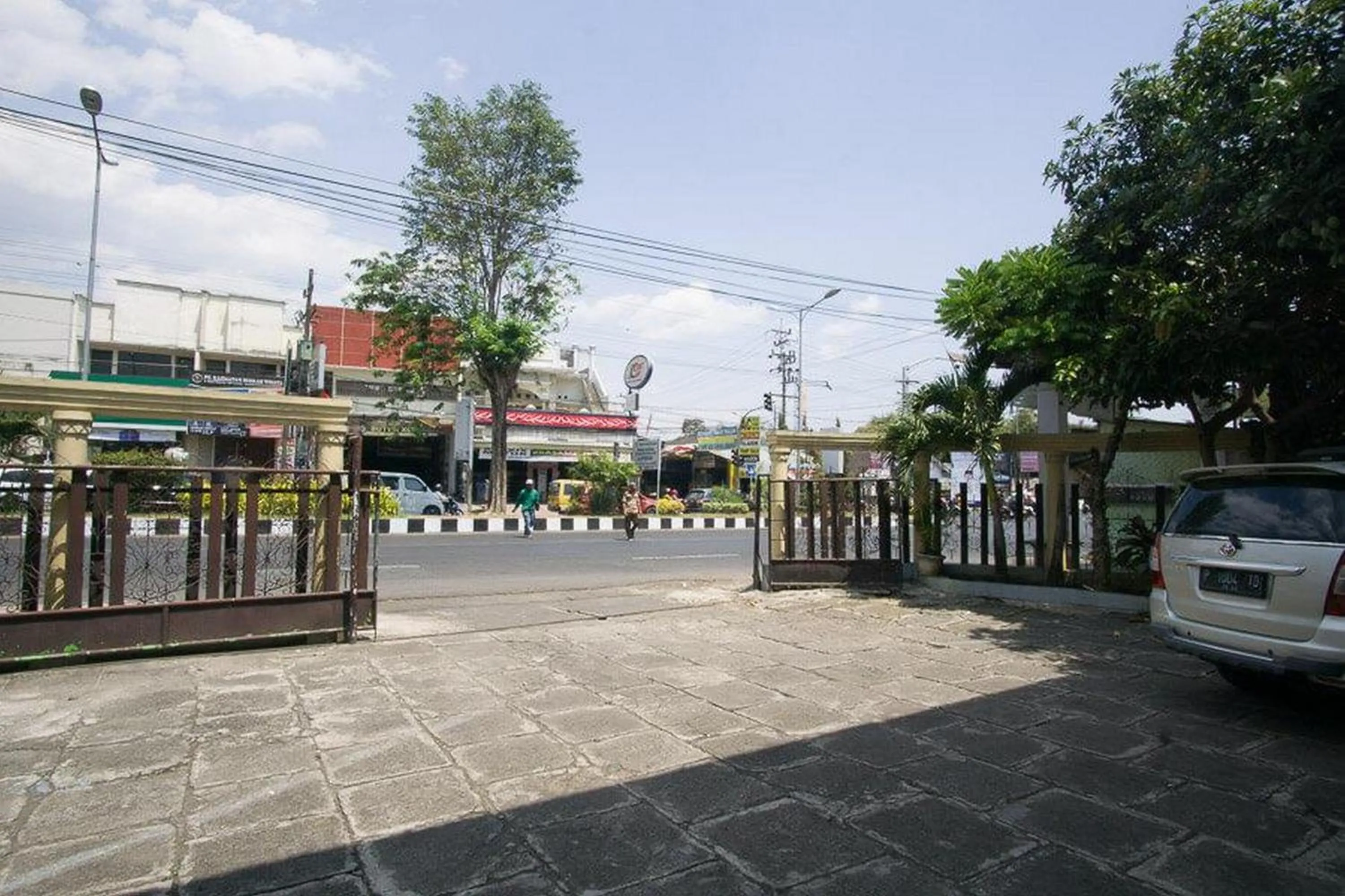 Facade/entrance in RedDoorz Syariah @ Jalan Gajah Mada